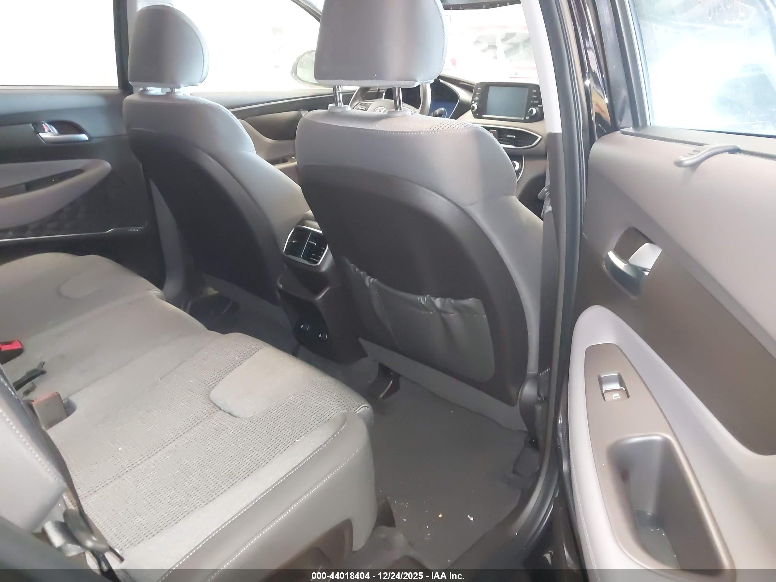 HYUNDAI SANTA image 8