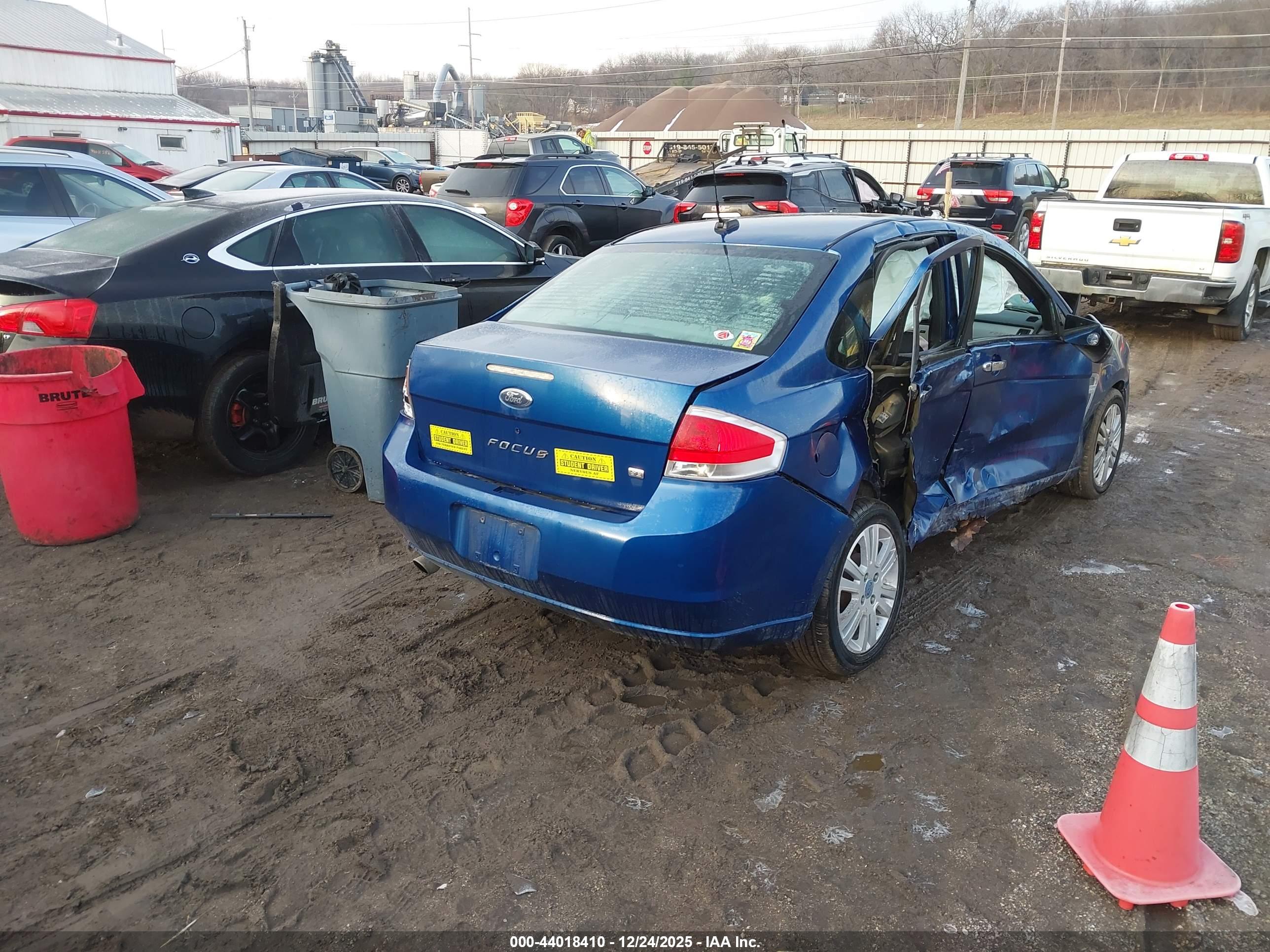 FORD FOCUS image 4