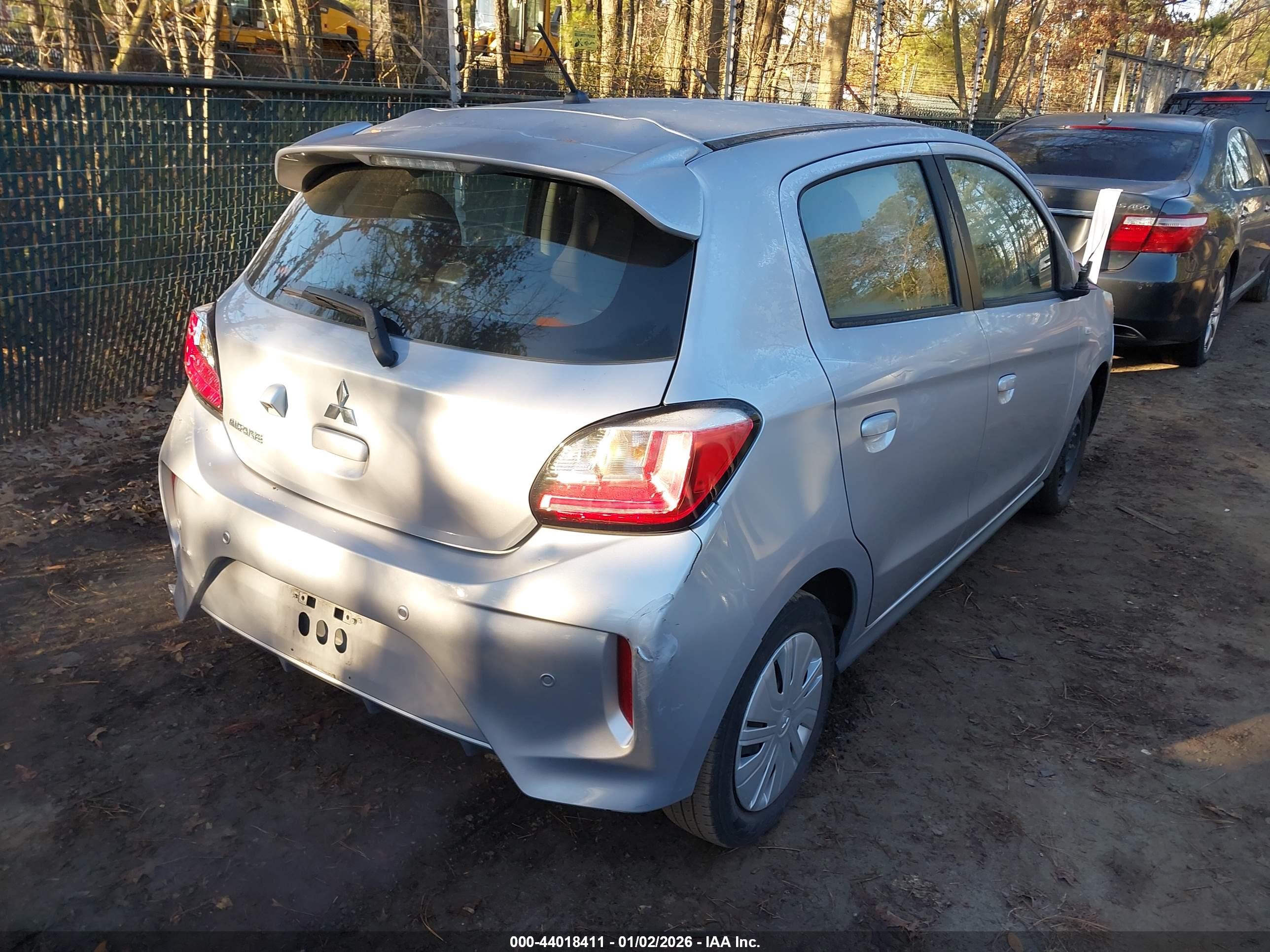MITSUBISHI MIRAGE image 4