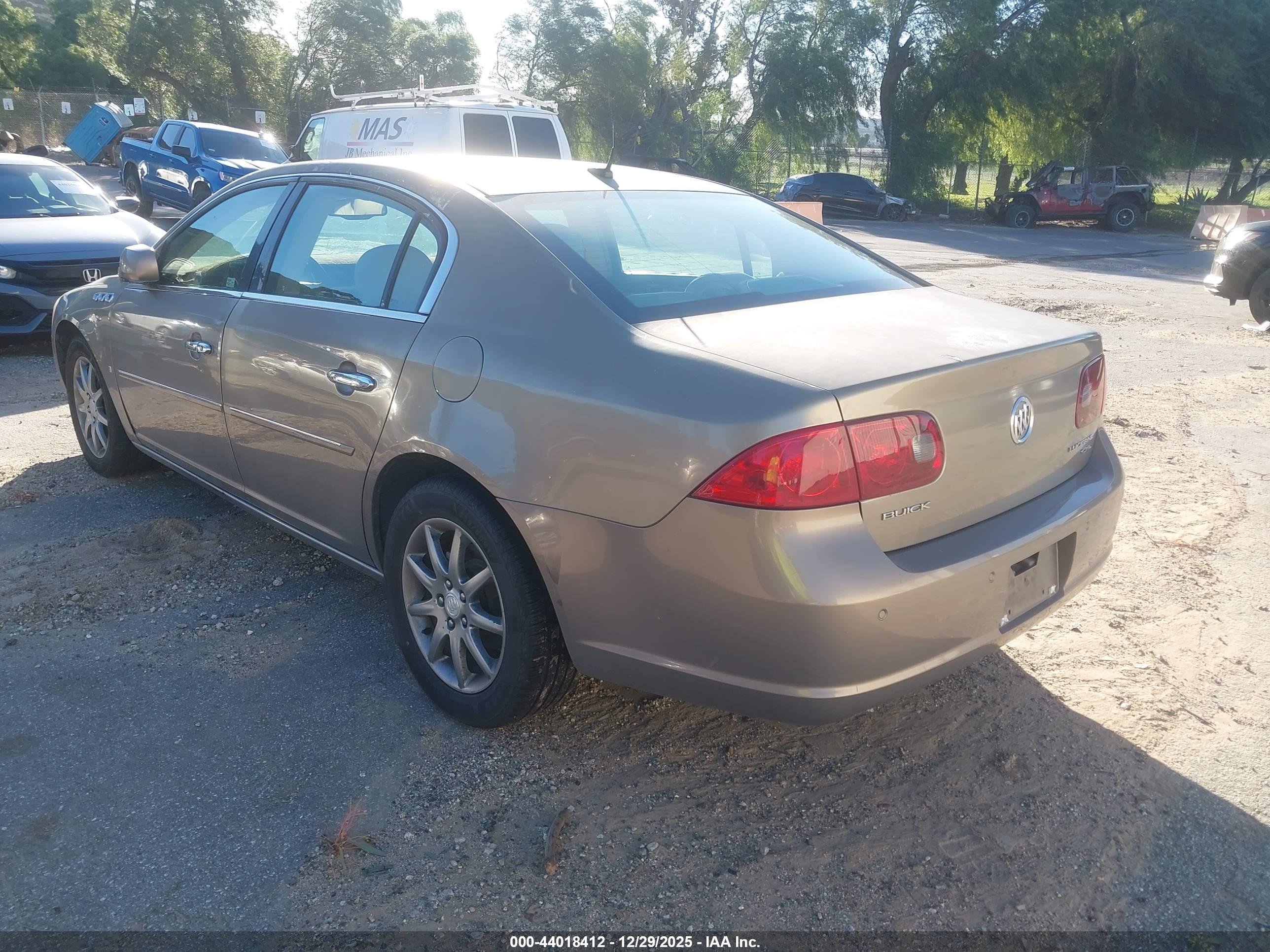 BUICK LUCERNE image 3