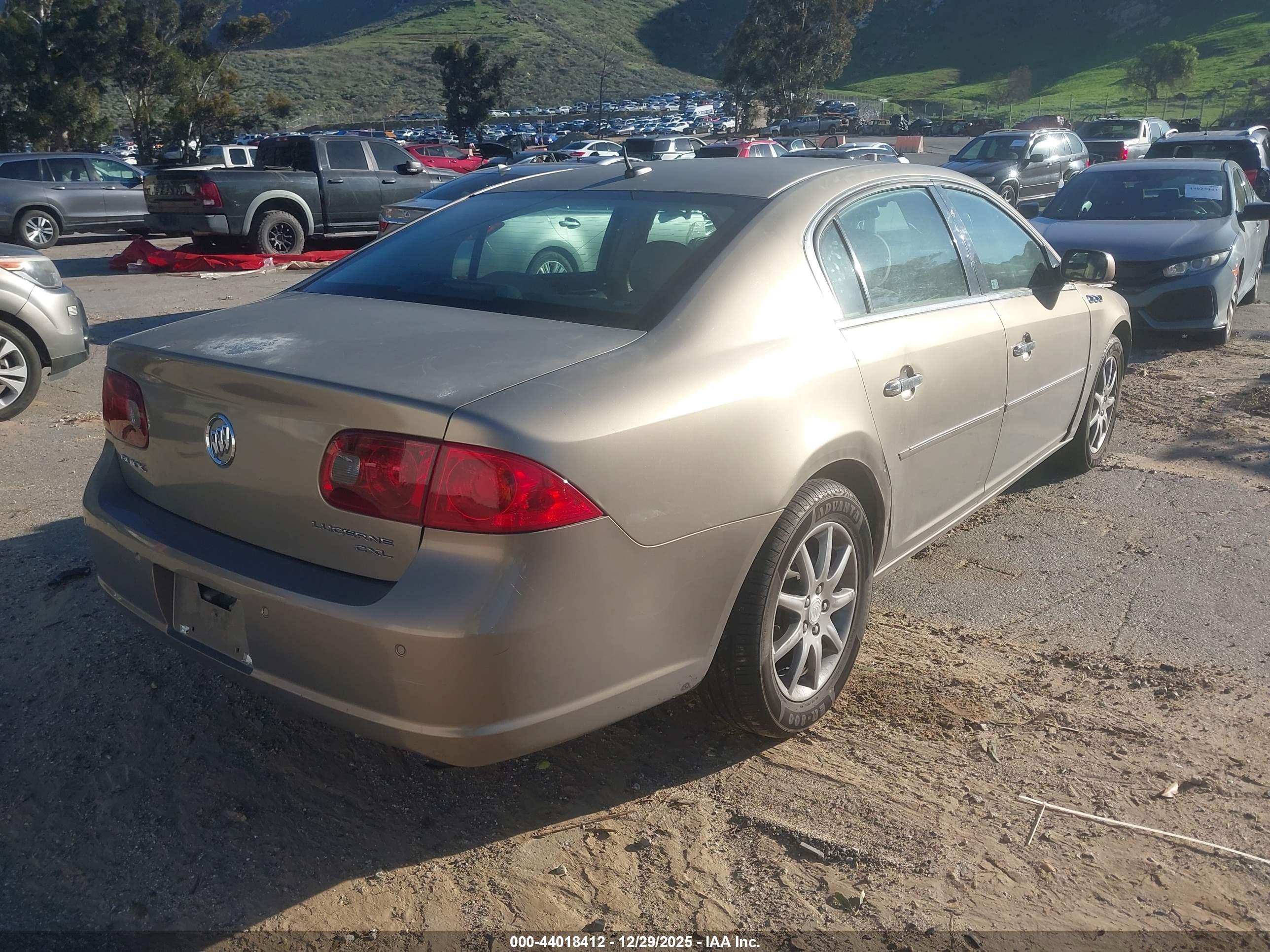 BUICK LUCERNE image 4