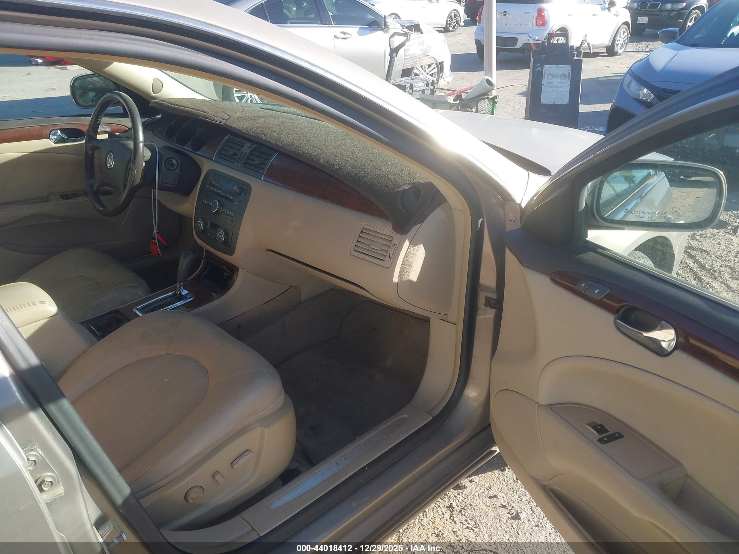 BUICK LUCERNE image 5