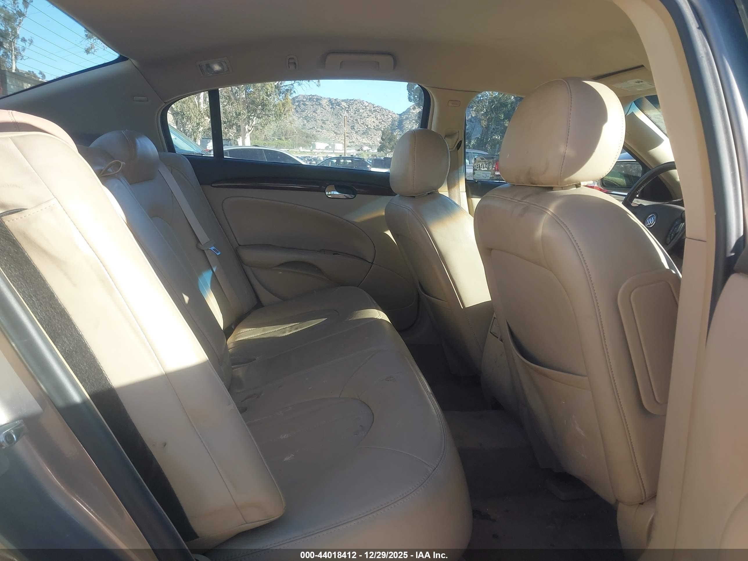 BUICK LUCERNE image 8