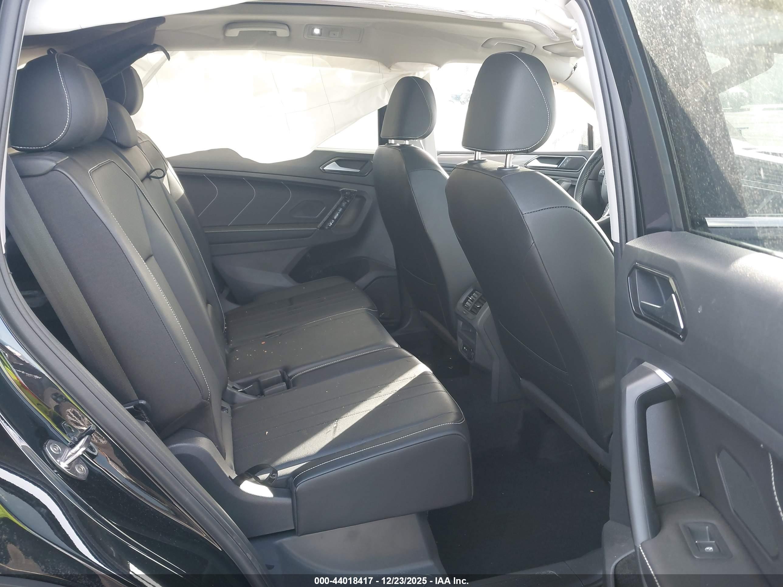 VOLKSWAGEN TIGUAN image 8