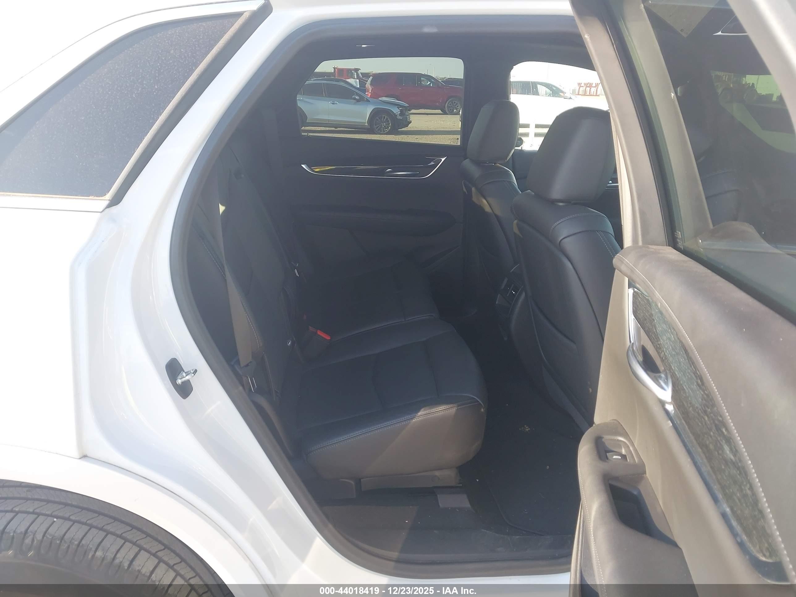 CADILLAC XT5 image 8