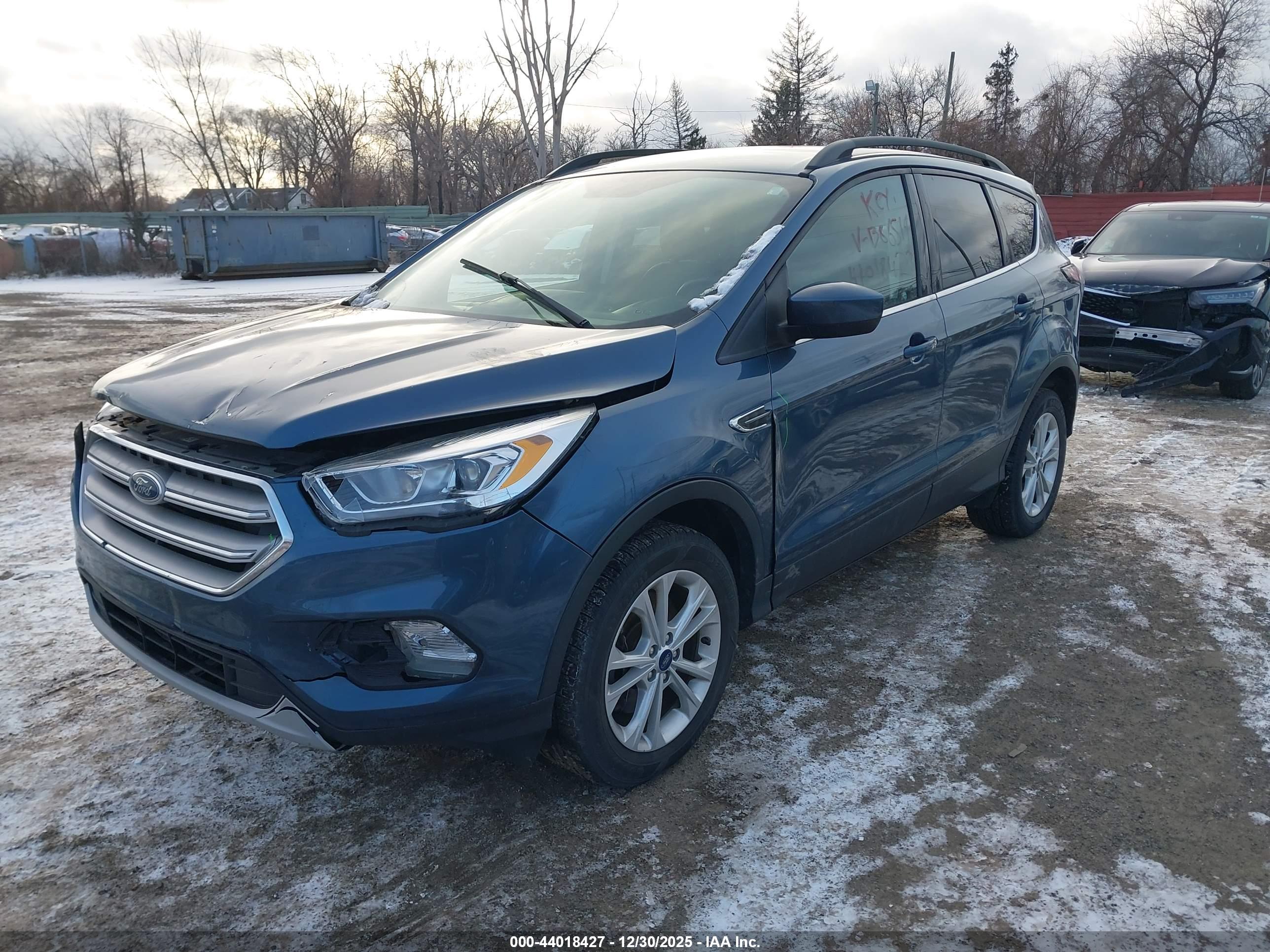 FORD ESCAPE image 2