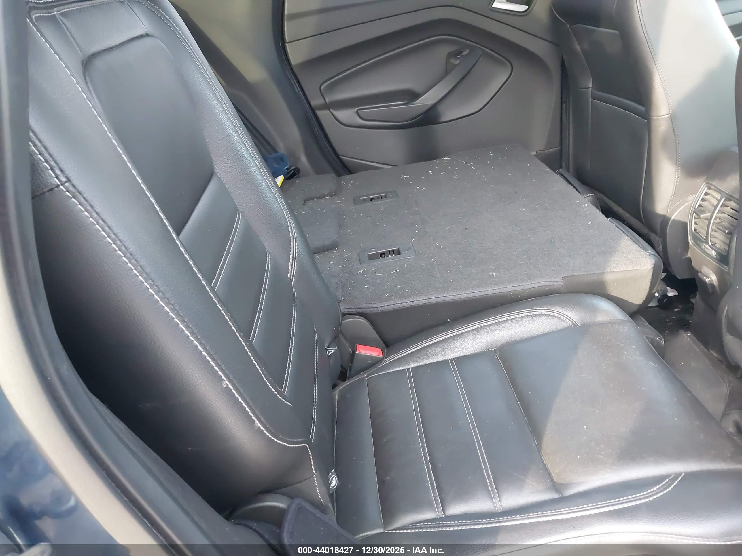FORD ESCAPE image 8