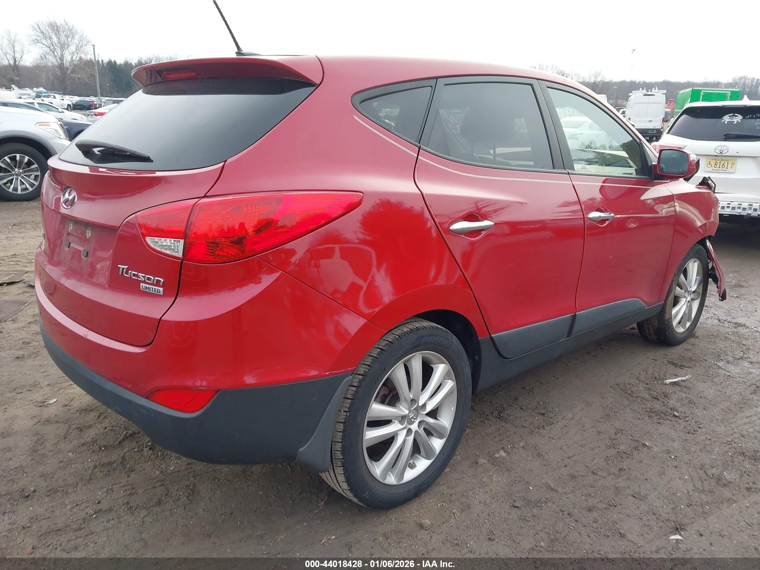 HYUNDAI TUCSON image 4