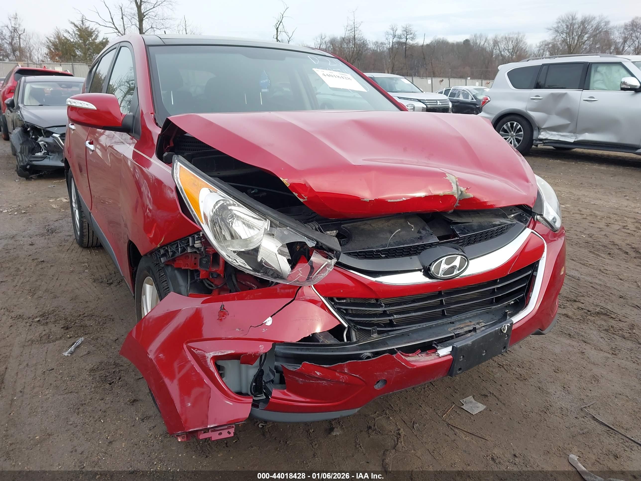 HYUNDAI TUCSON image 6