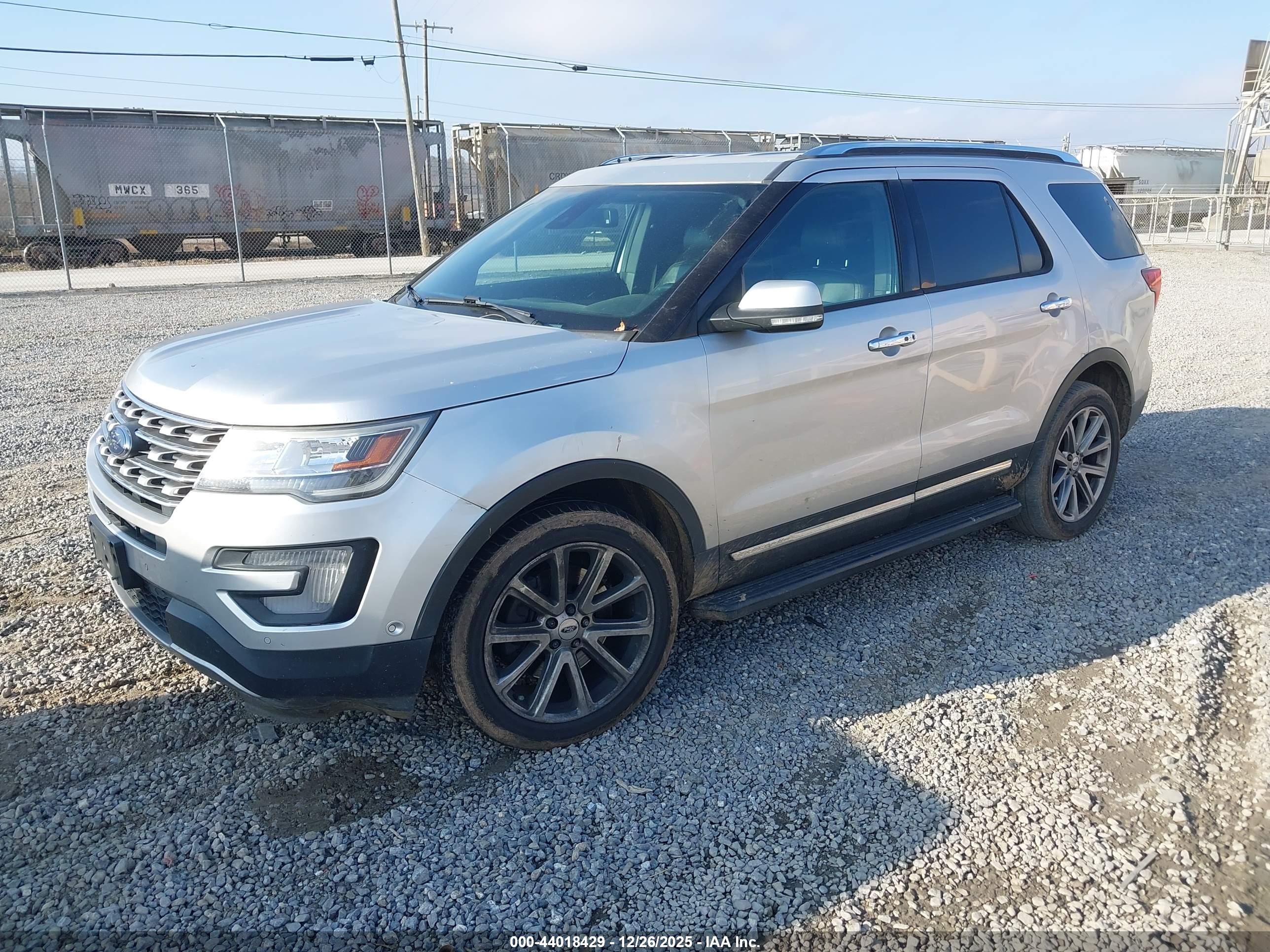 FORD EXPLORER image 2