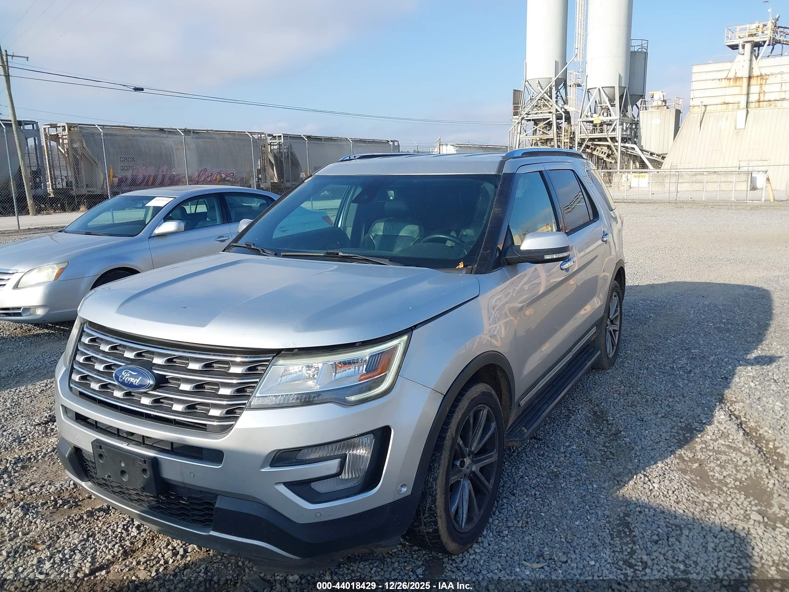 FORD EXPLORER image 6