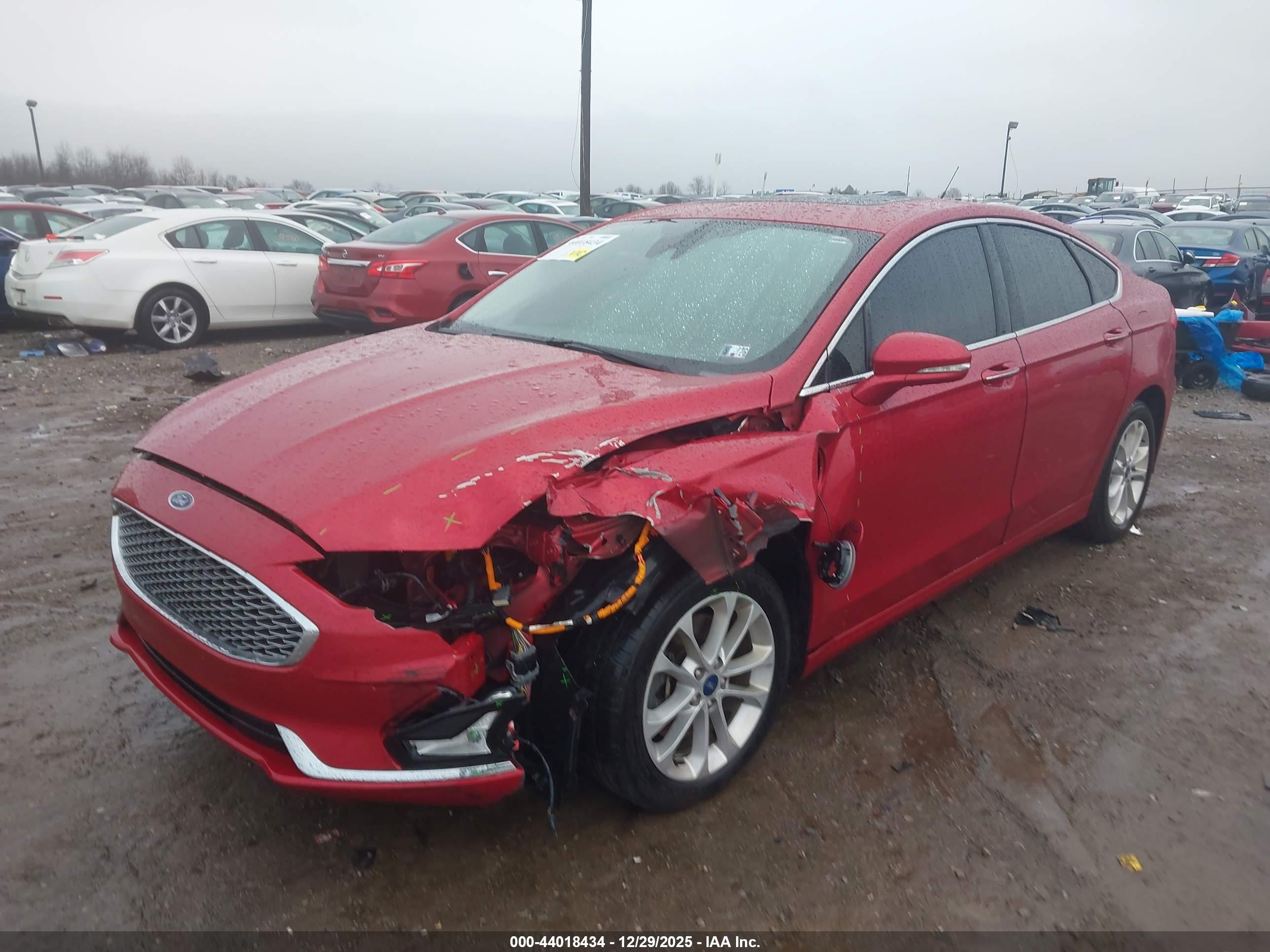 FORD FUSION image 2