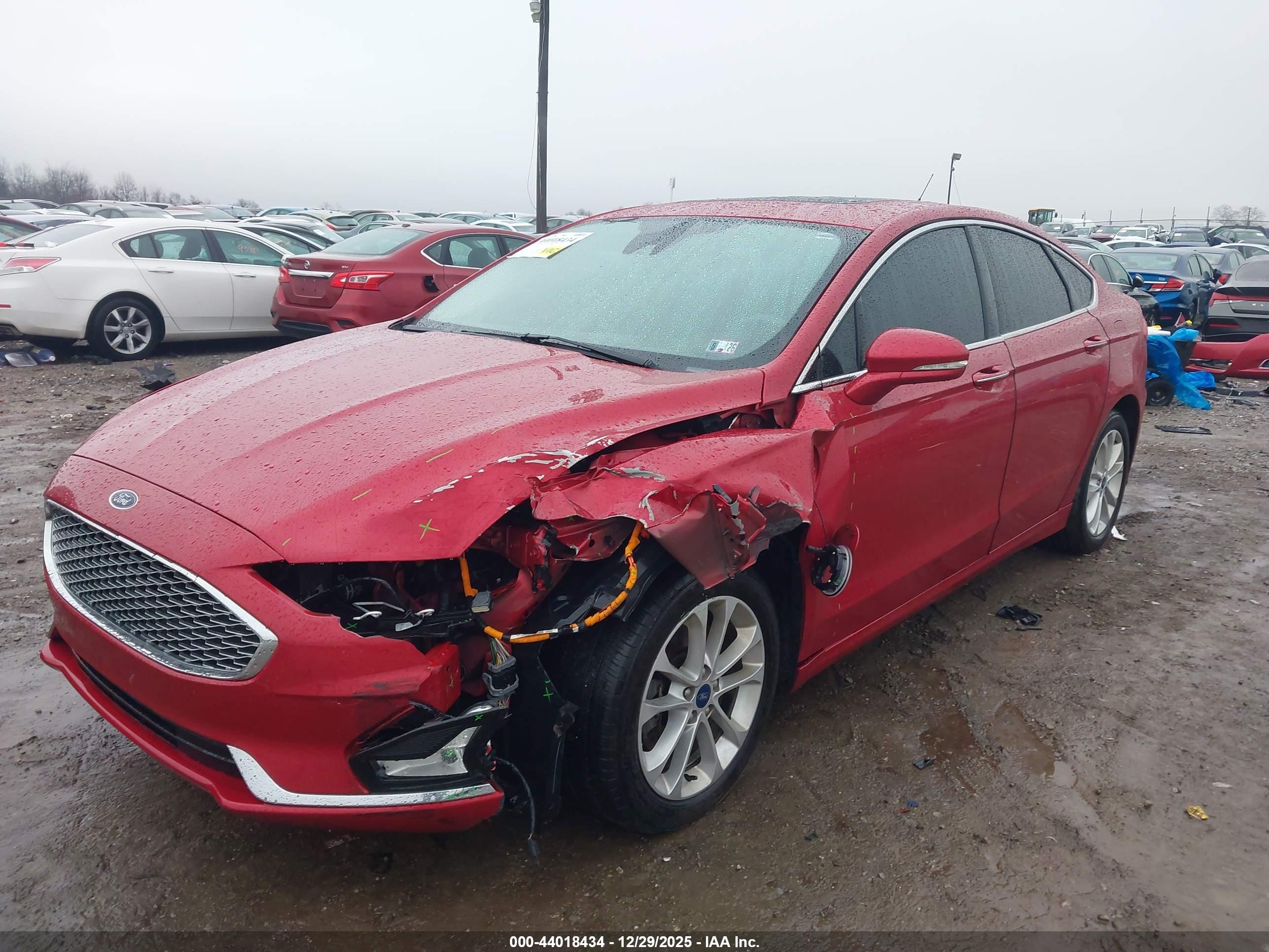 FORD FUSION image 6