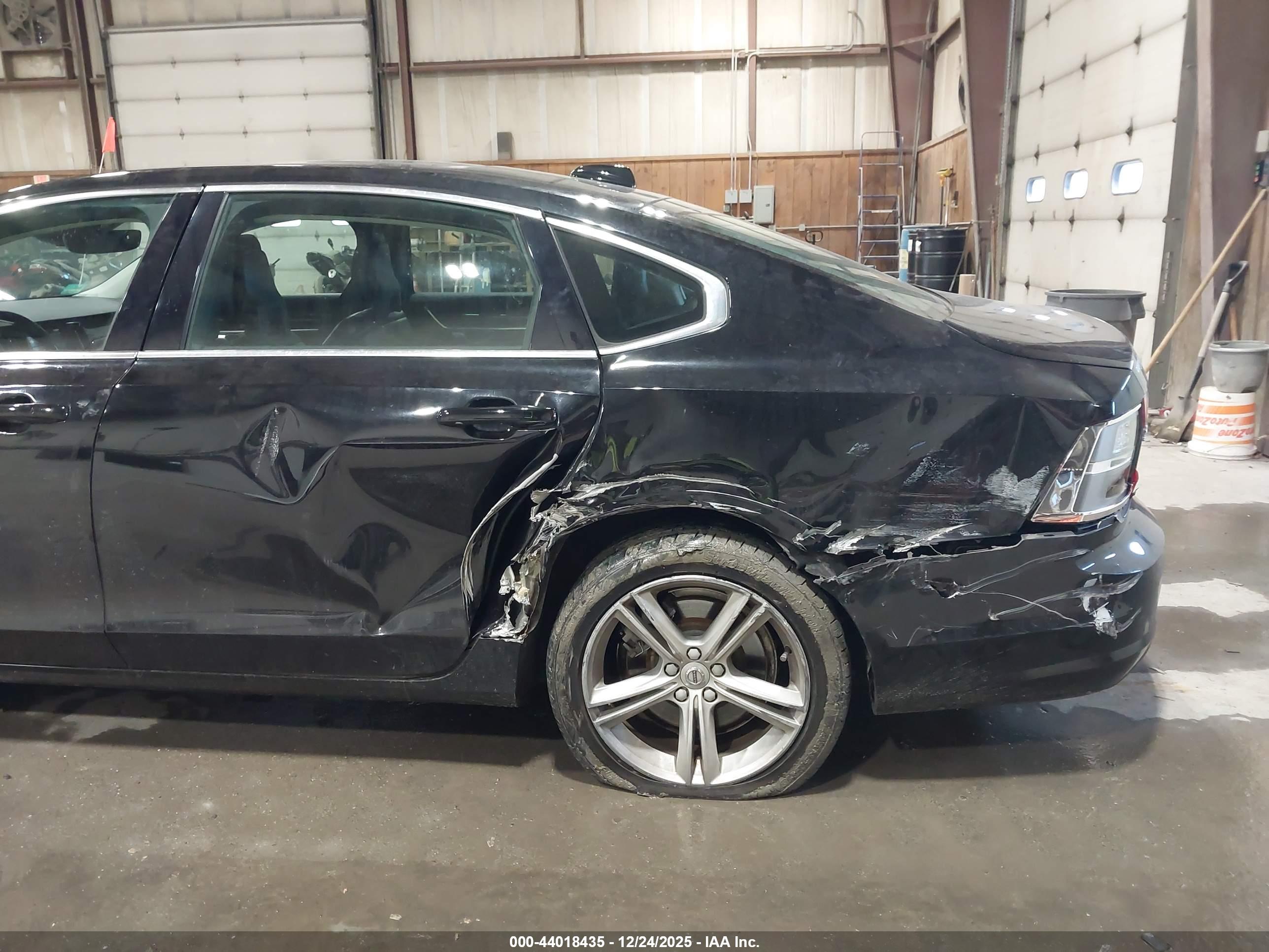VOLVO S90 image 6