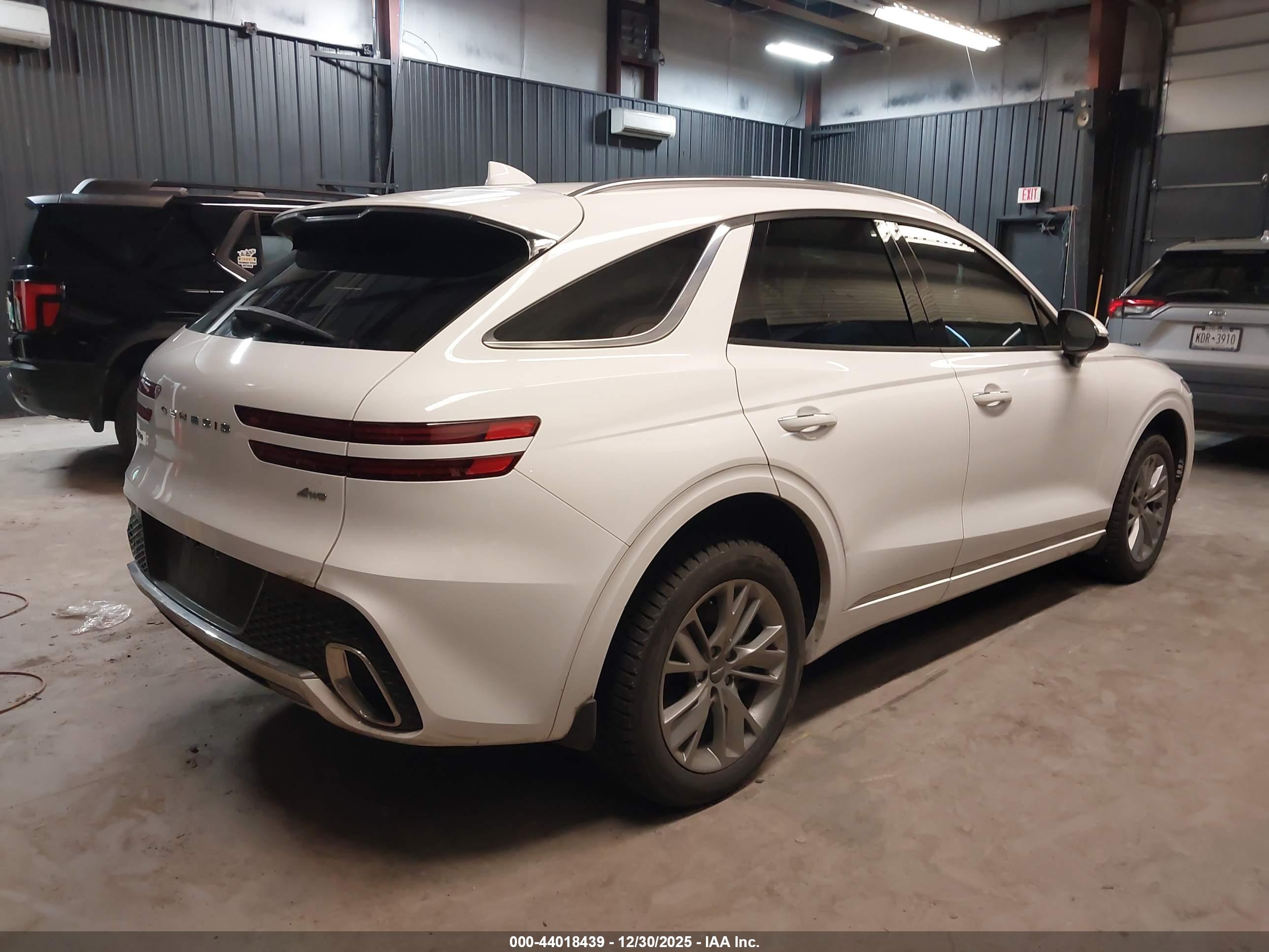 GENESIS GV70 image 4