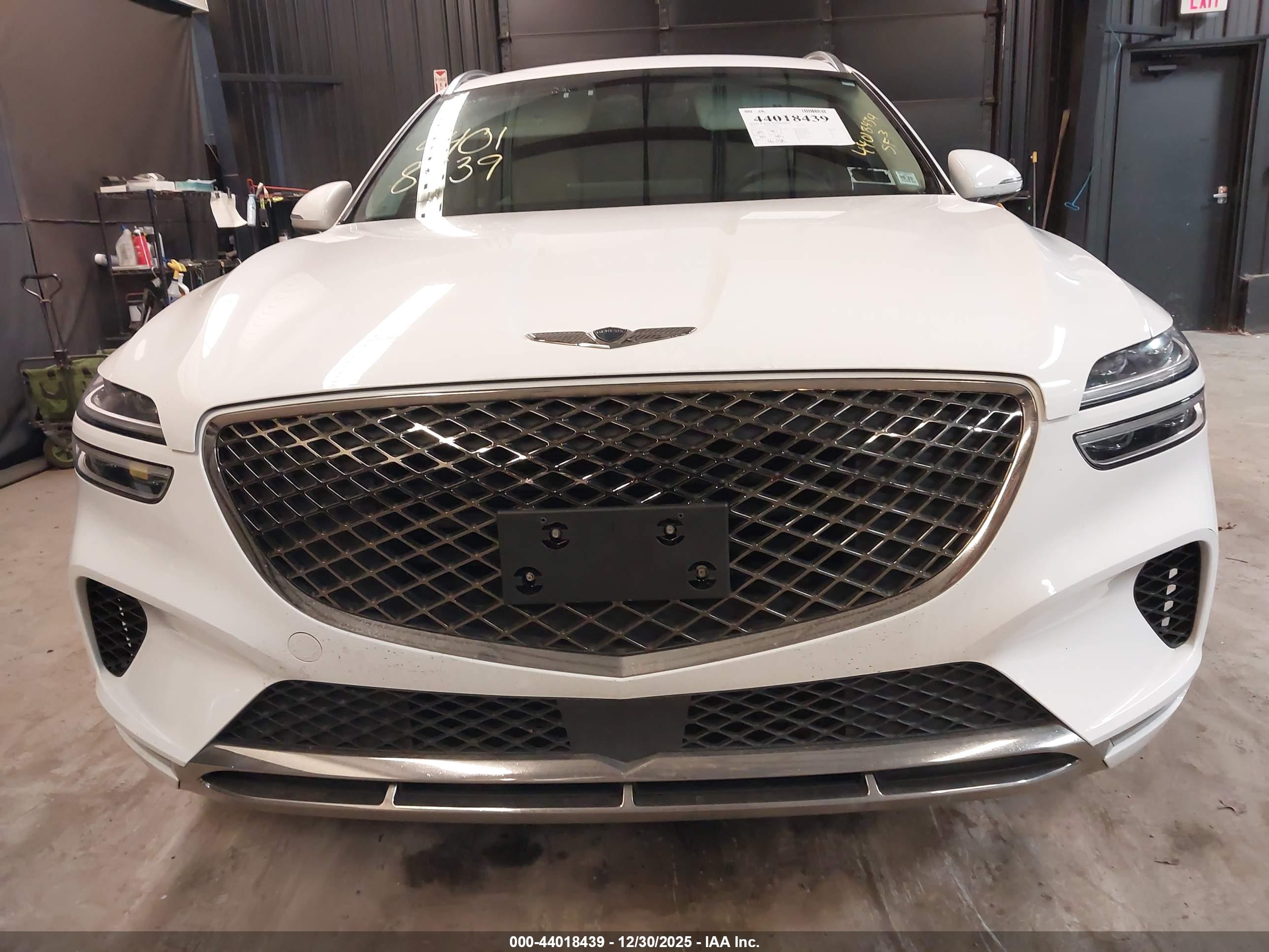 GENESIS GV70 image 6
