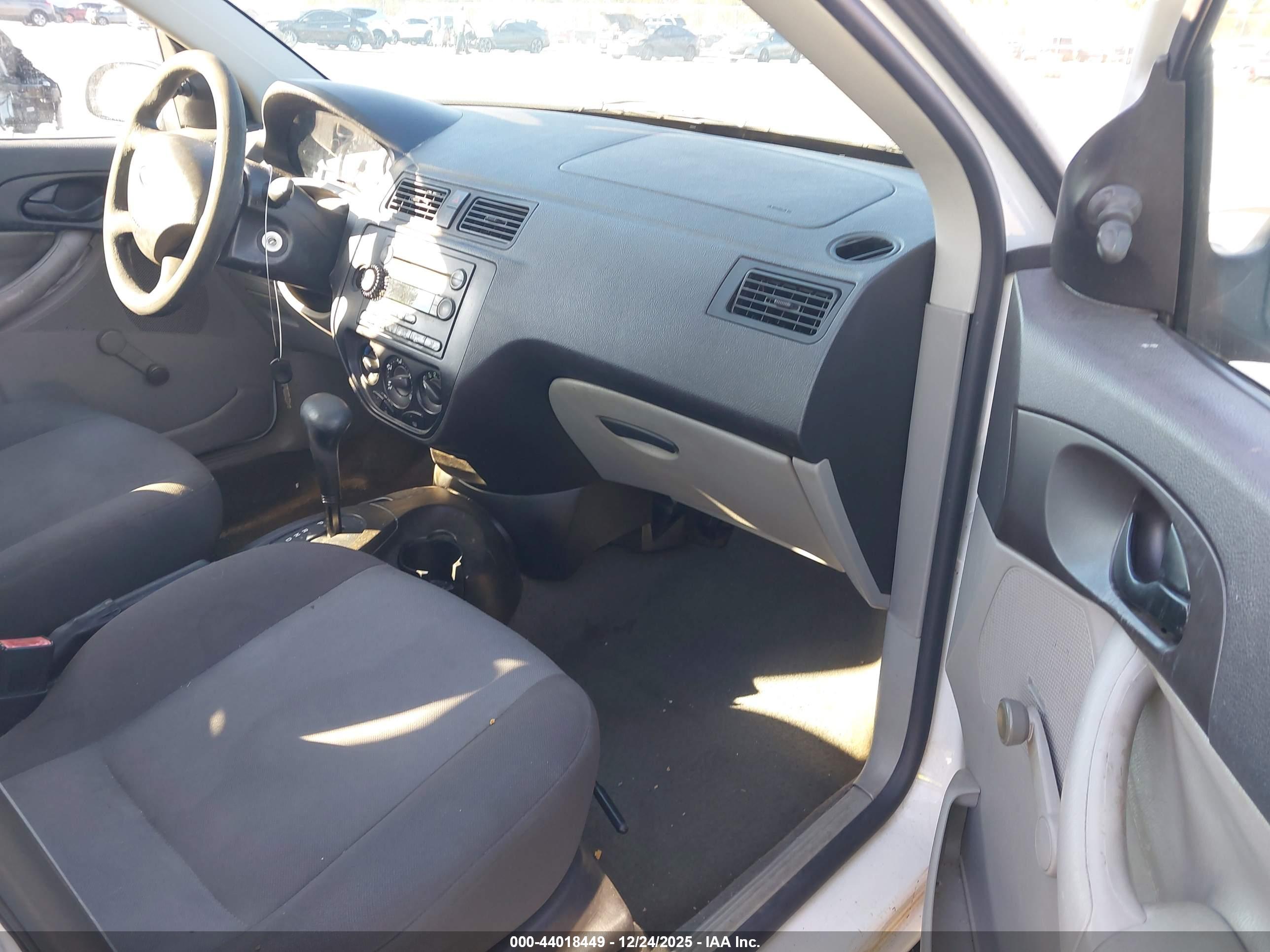 FORD FOCUS image 5