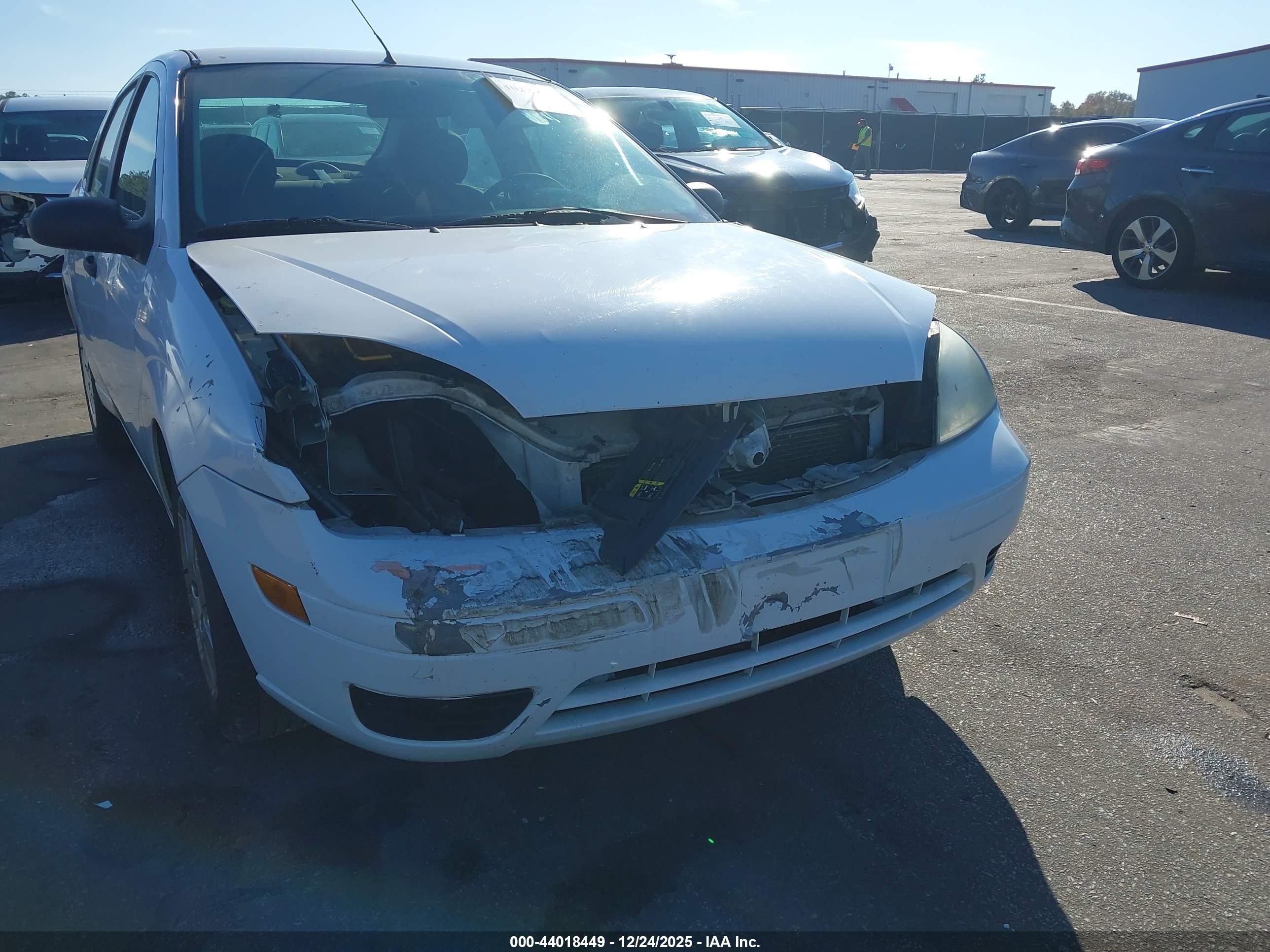 FORD FOCUS image 6