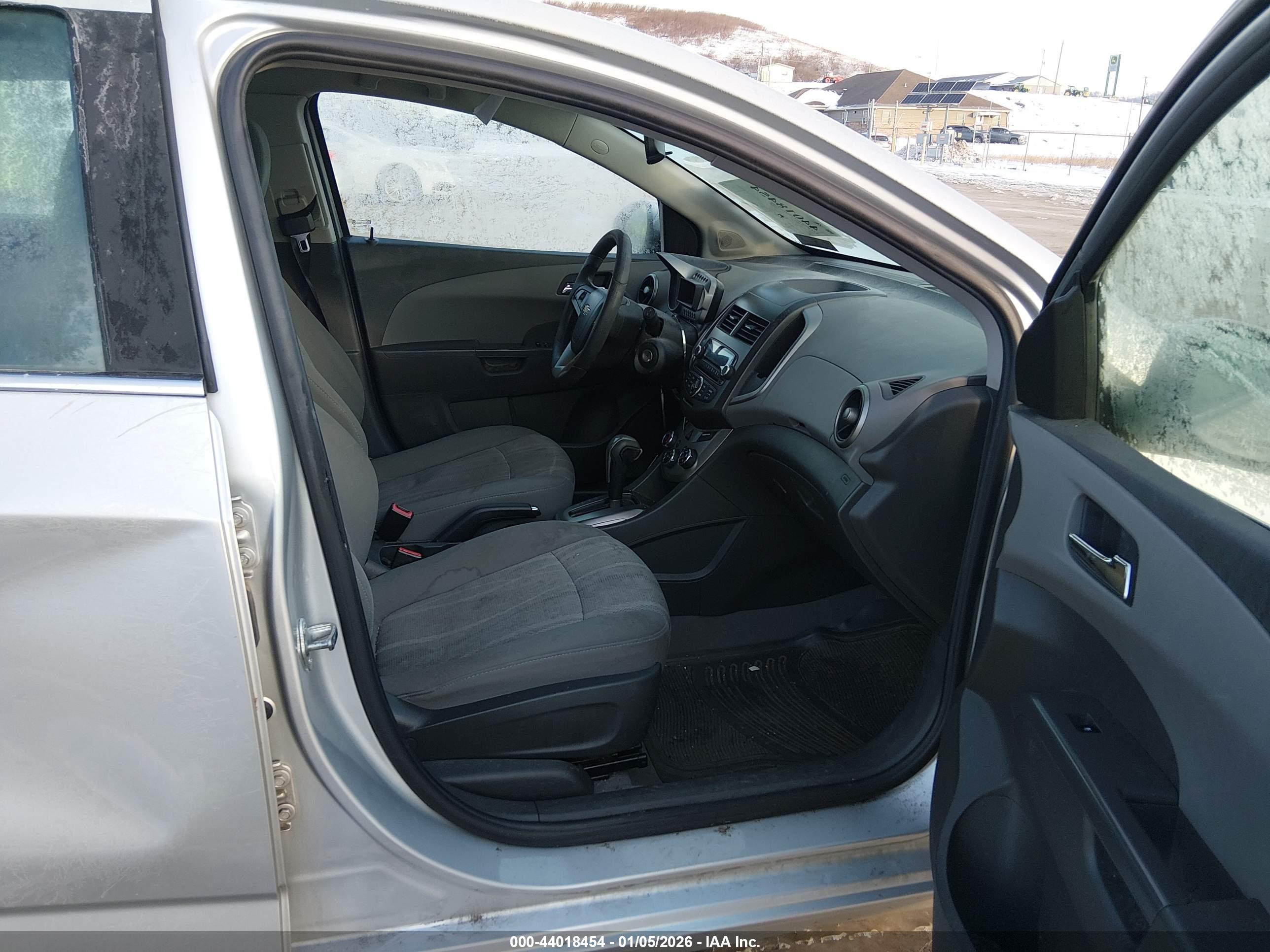 CHEVROLET SONIC image 5