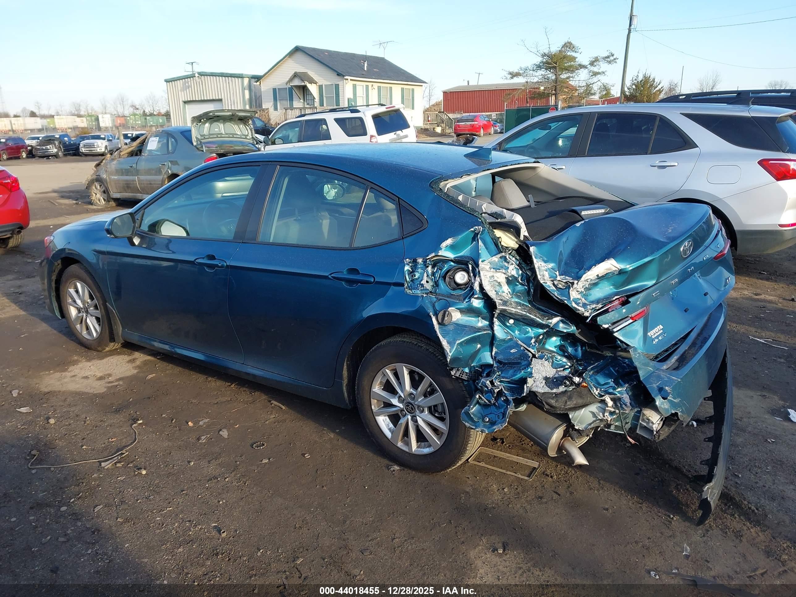 TOYOTA CAMRY image 3