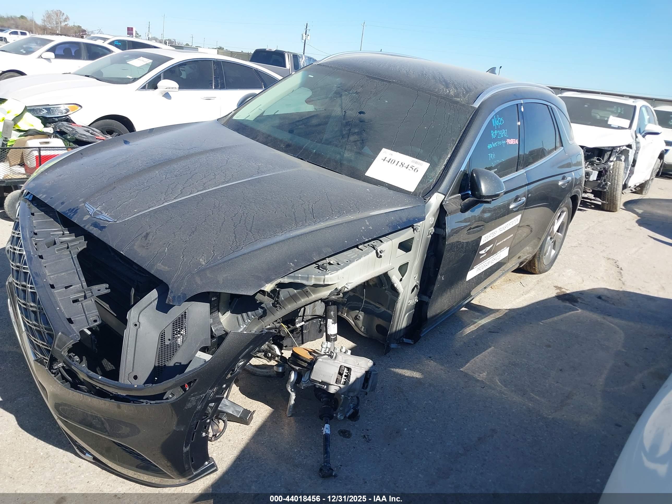 GENESIS GV70 image 2