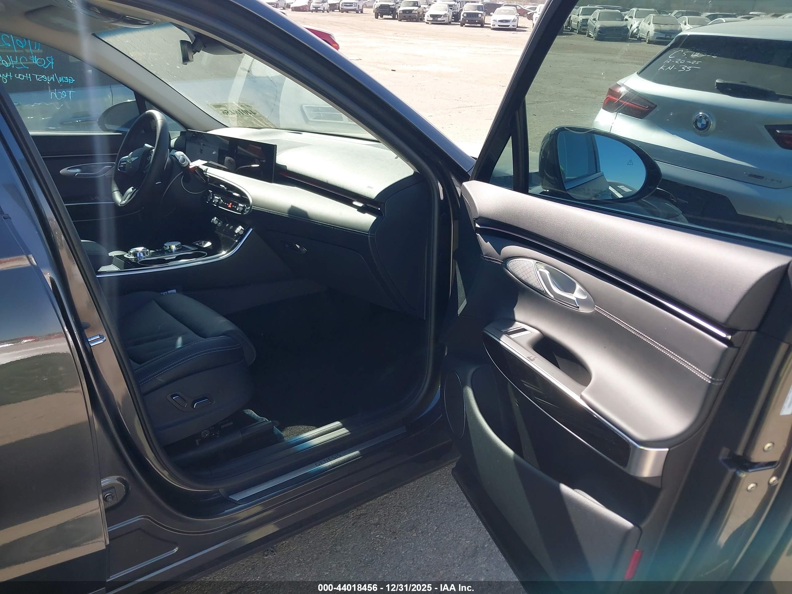 GENESIS GV70 image 5