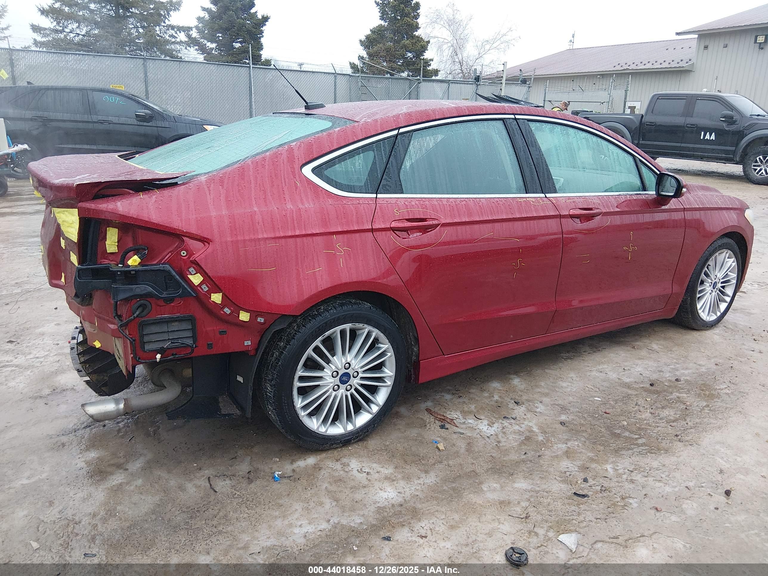 FORD FUSION image 4
