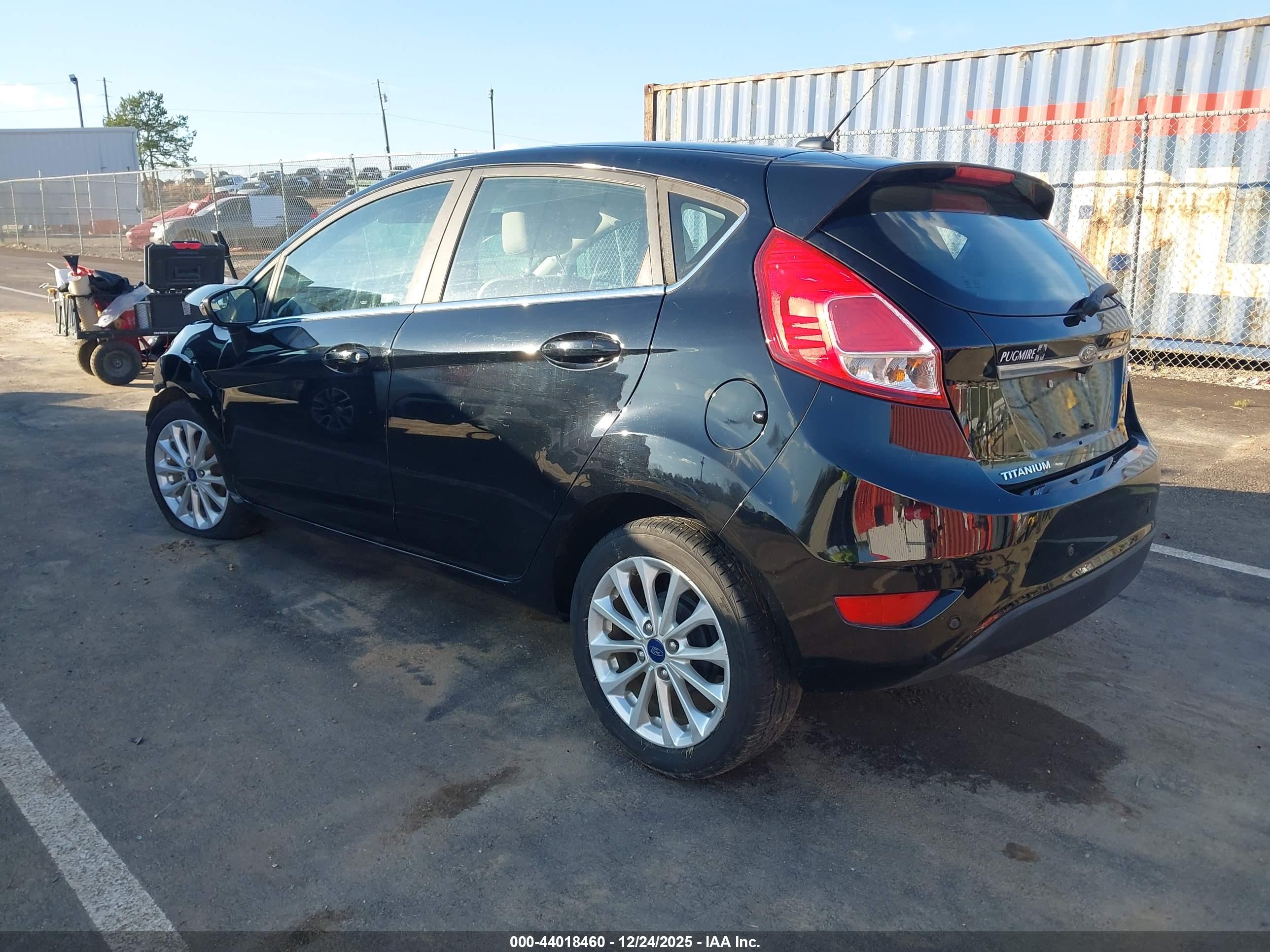 FORD FIESTA image 3