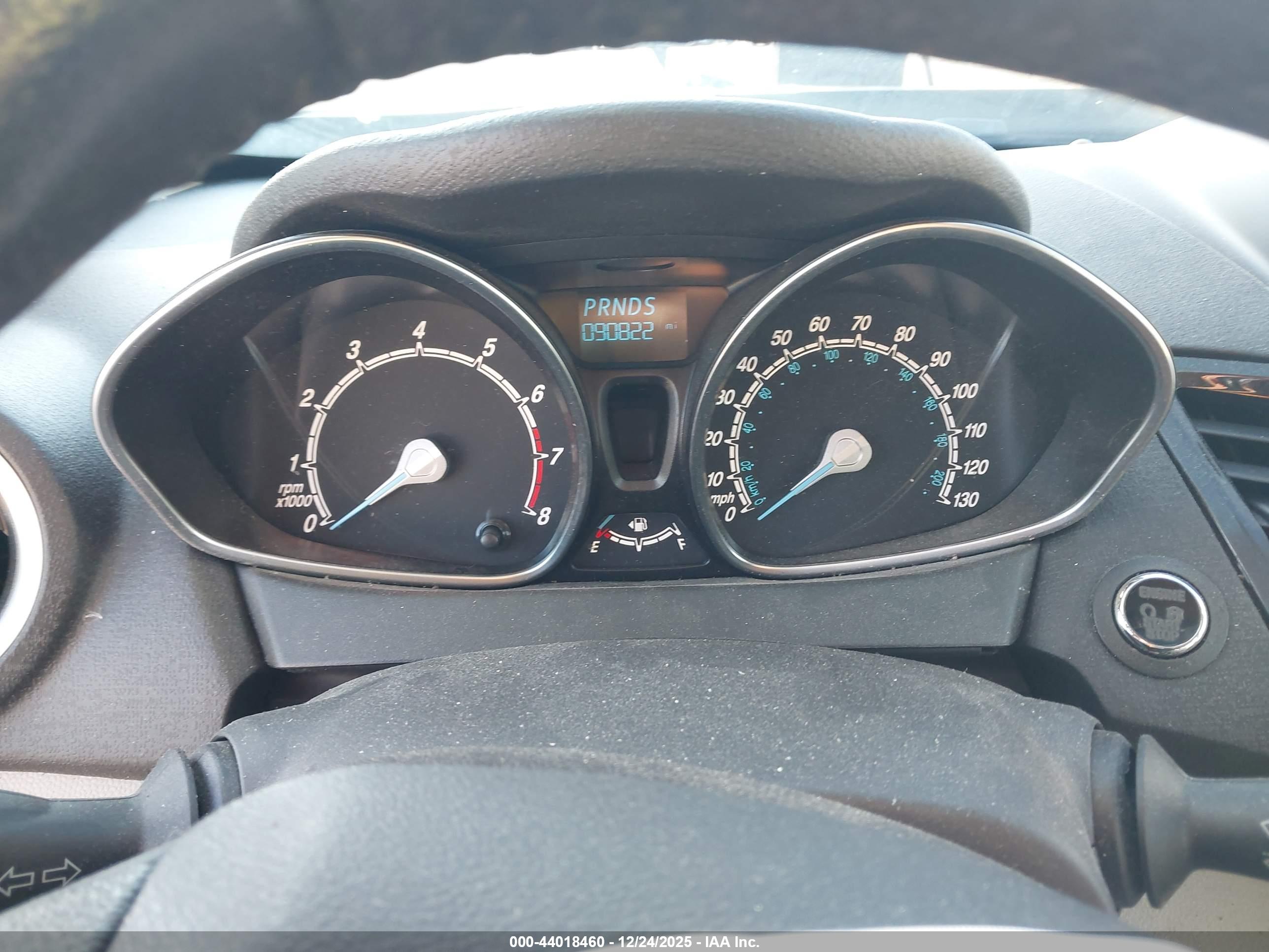 FORD FIESTA image 7