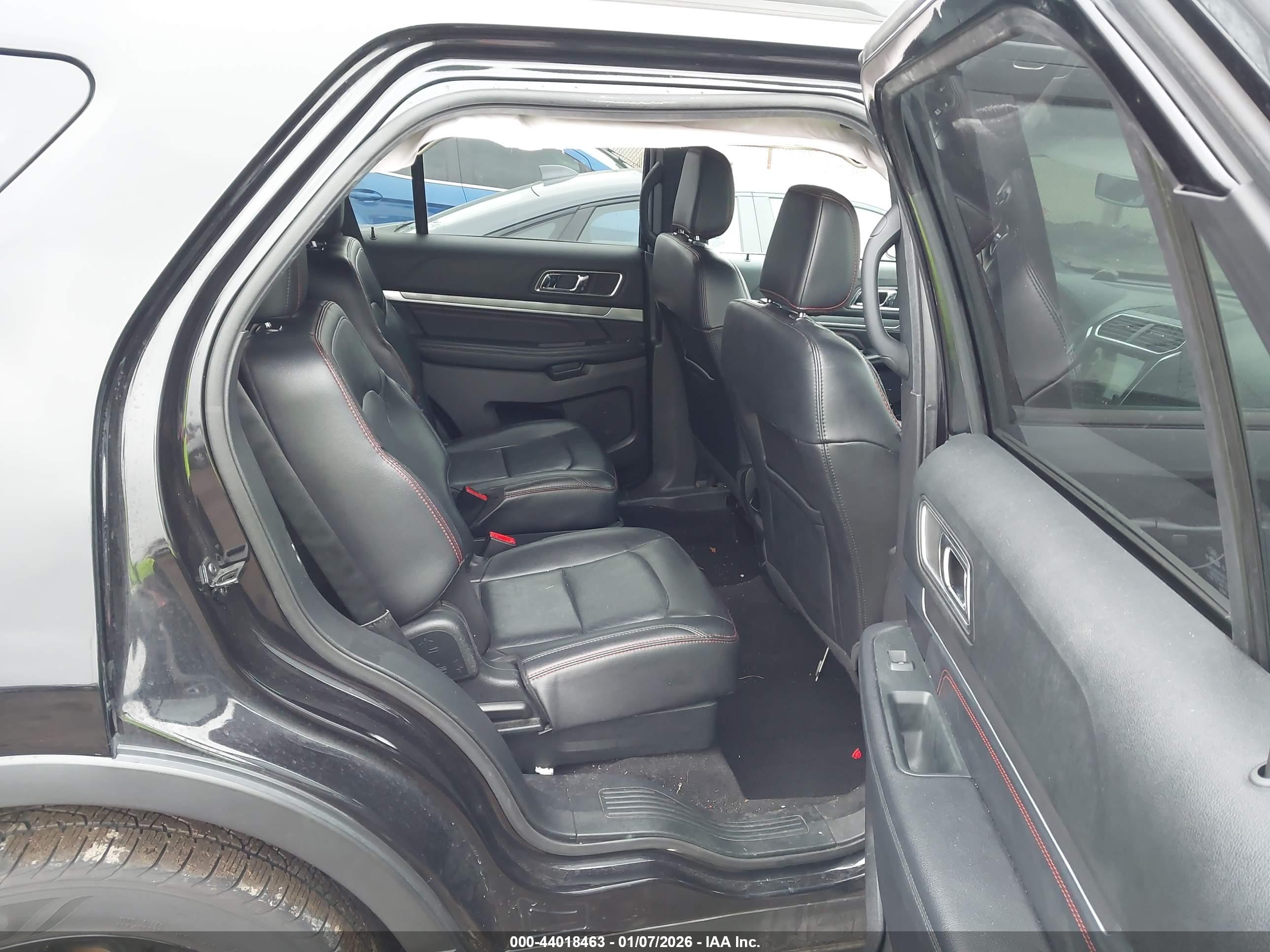 FORD EXPLORER image 8