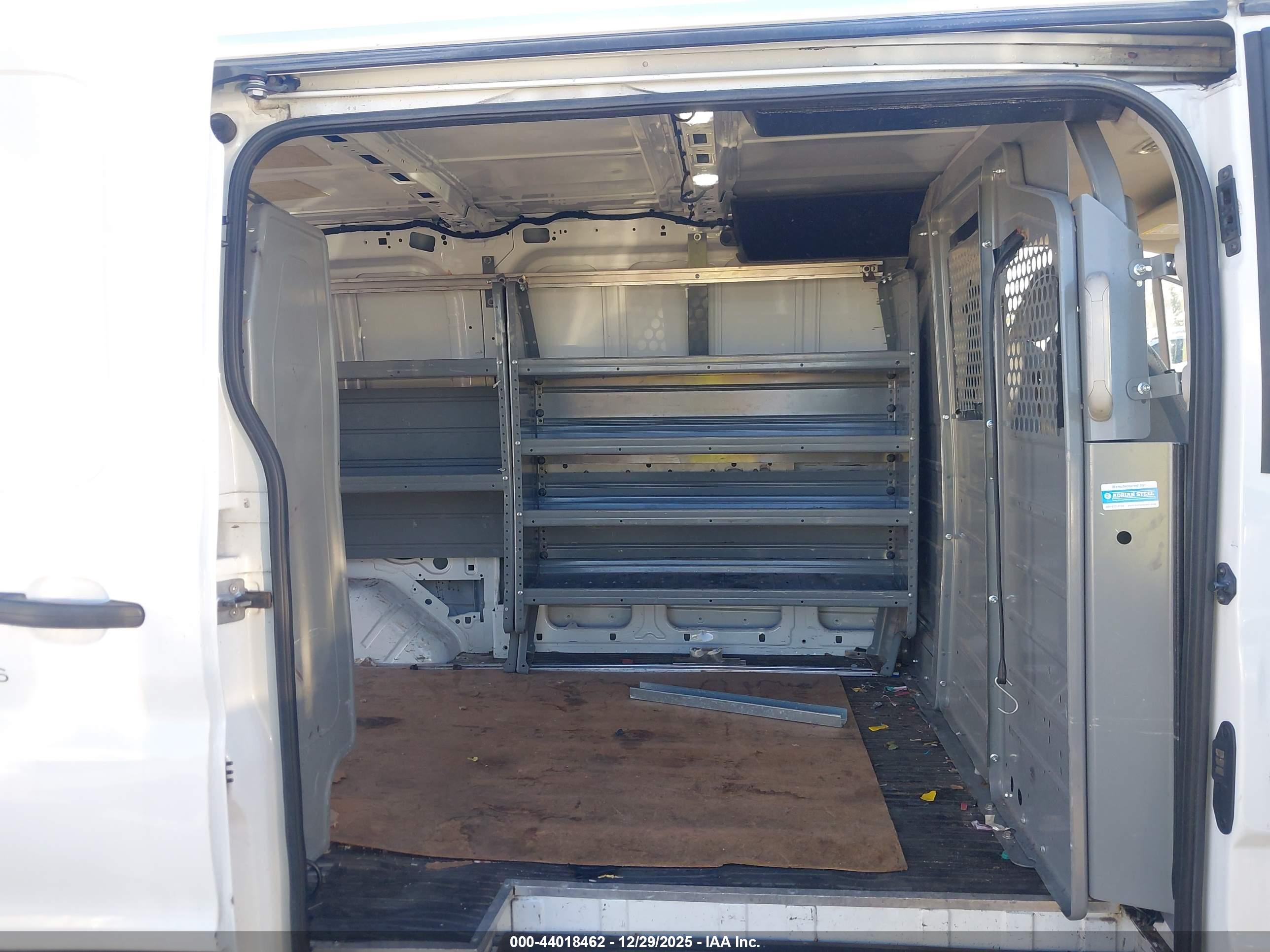 FORD TRANSIT-150 image 8