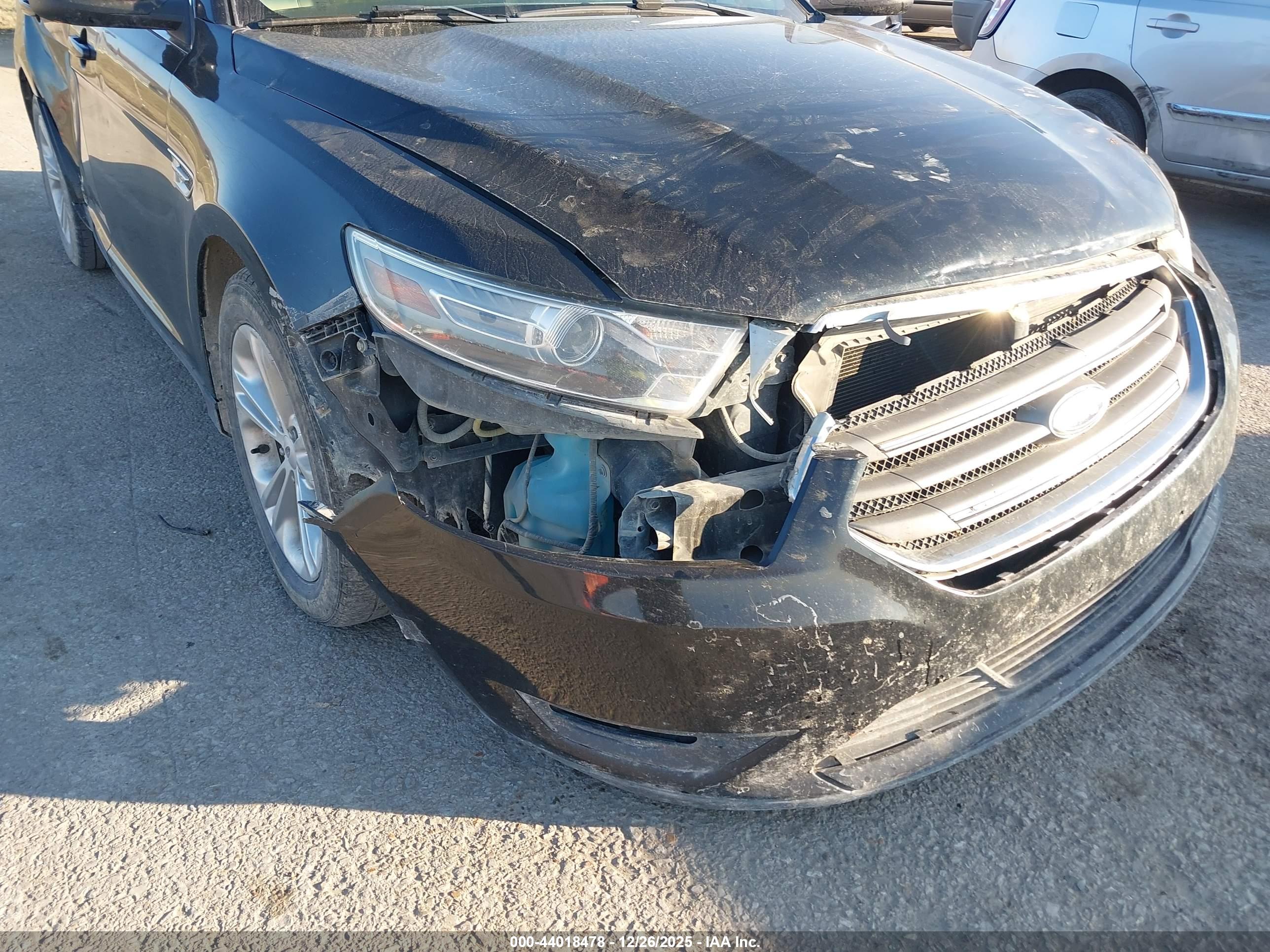 FORD TAURUS image 6