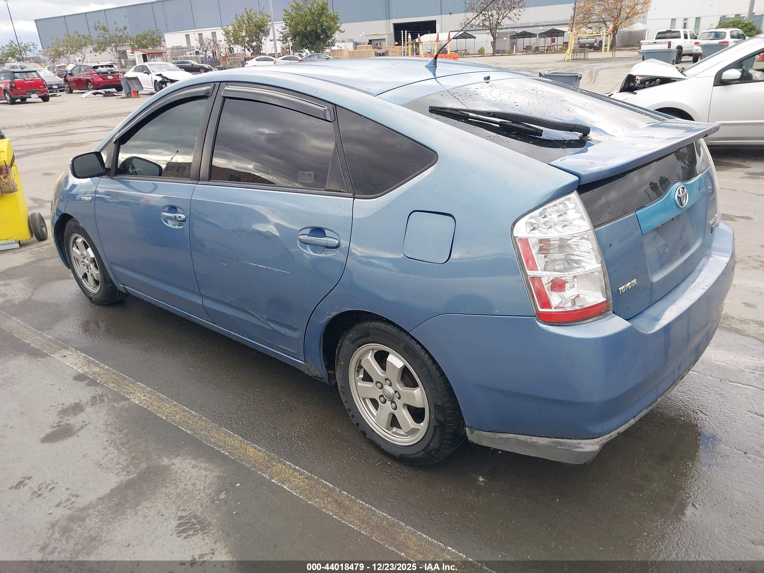 TOYOTA PRIUS image 3