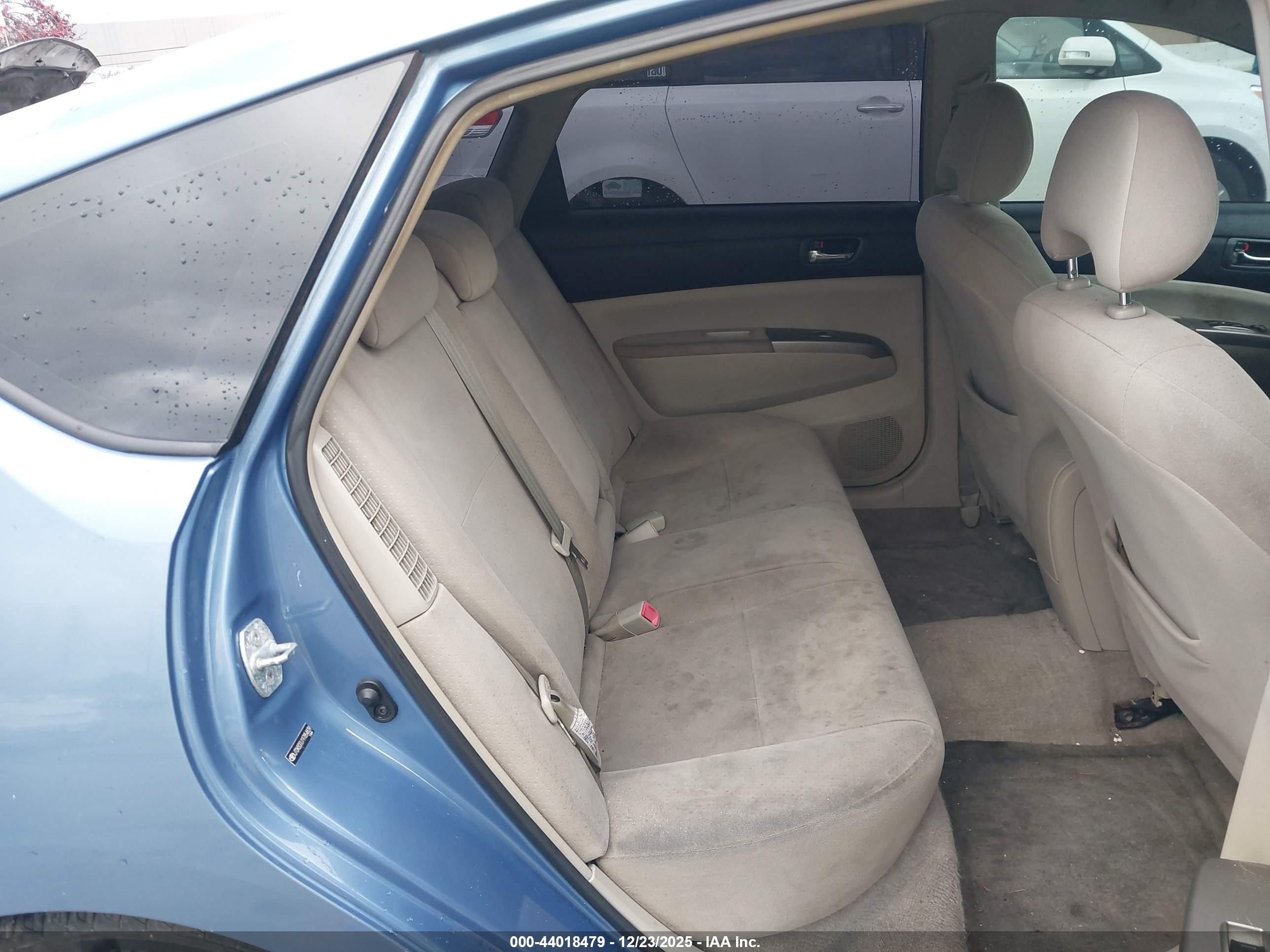 TOYOTA PRIUS image 8