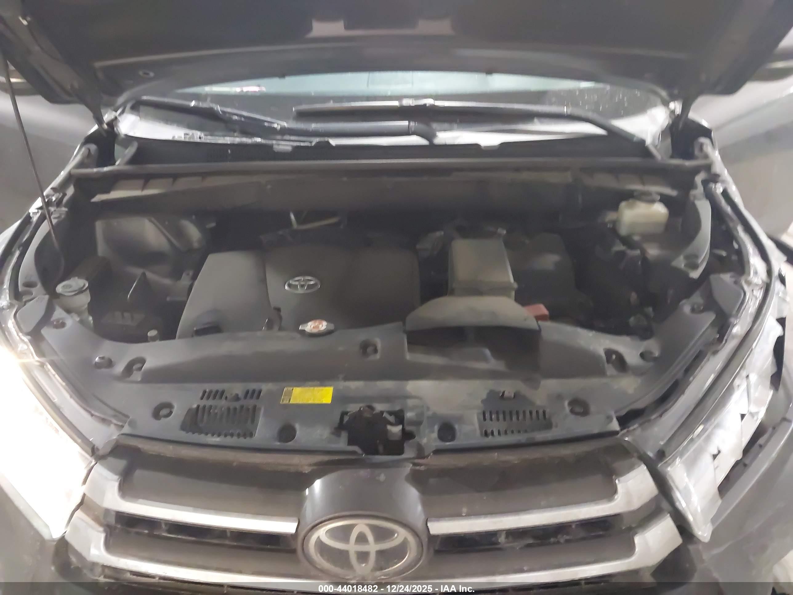 TOYOTA HIGHLANDER image 10