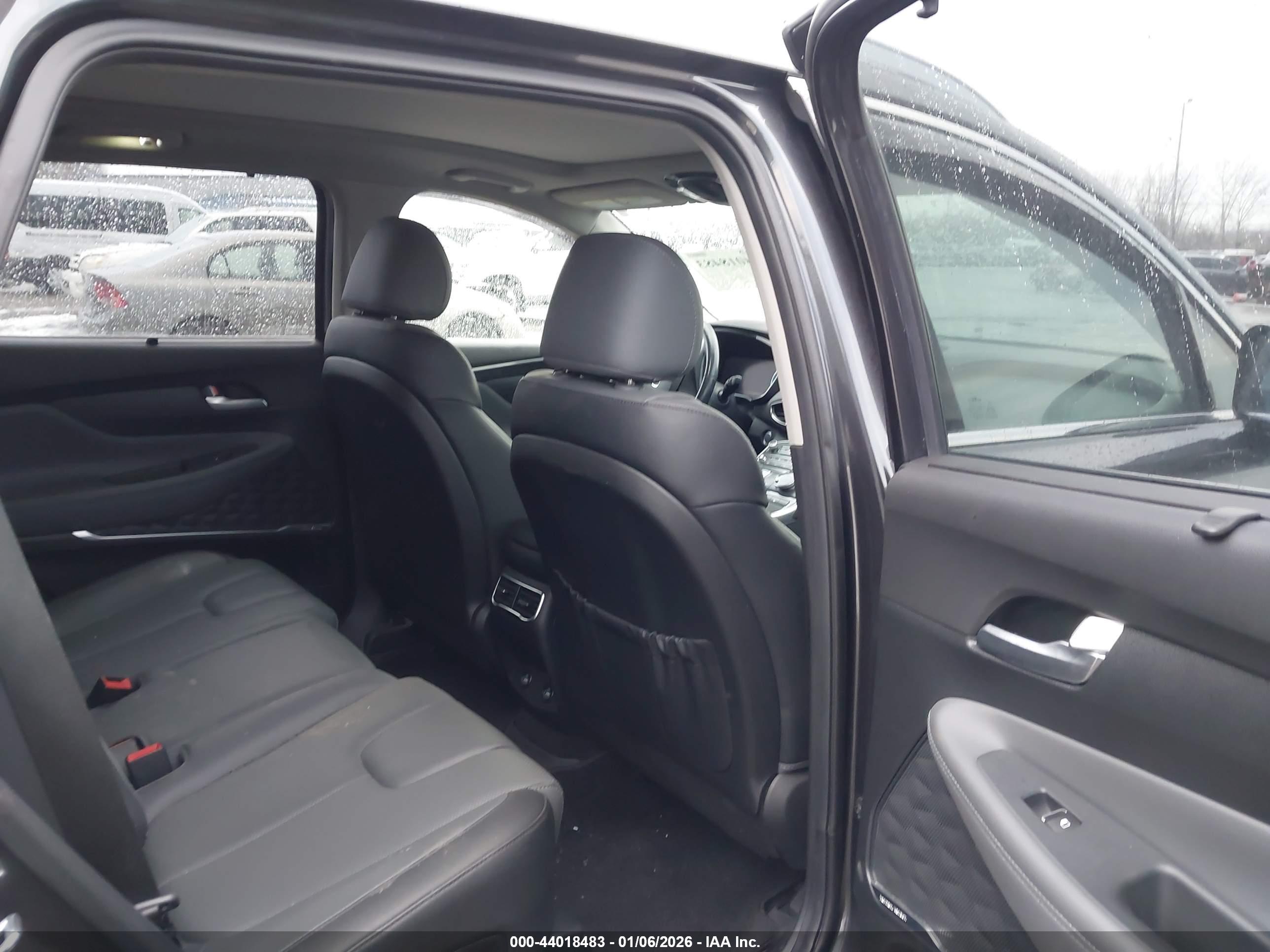 HYUNDAI SANTA image 8