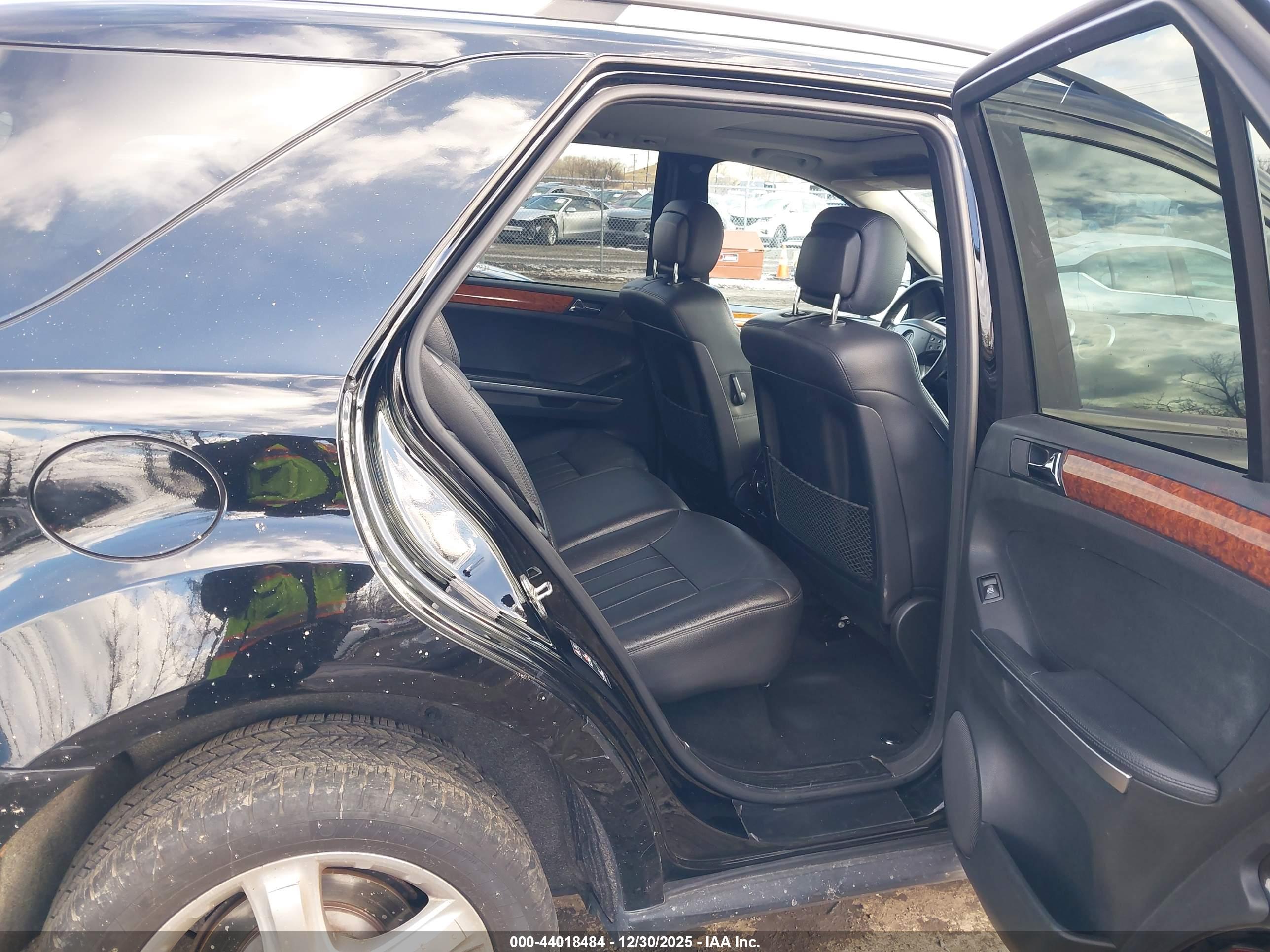 MERCEDES-BENZ ML image 8