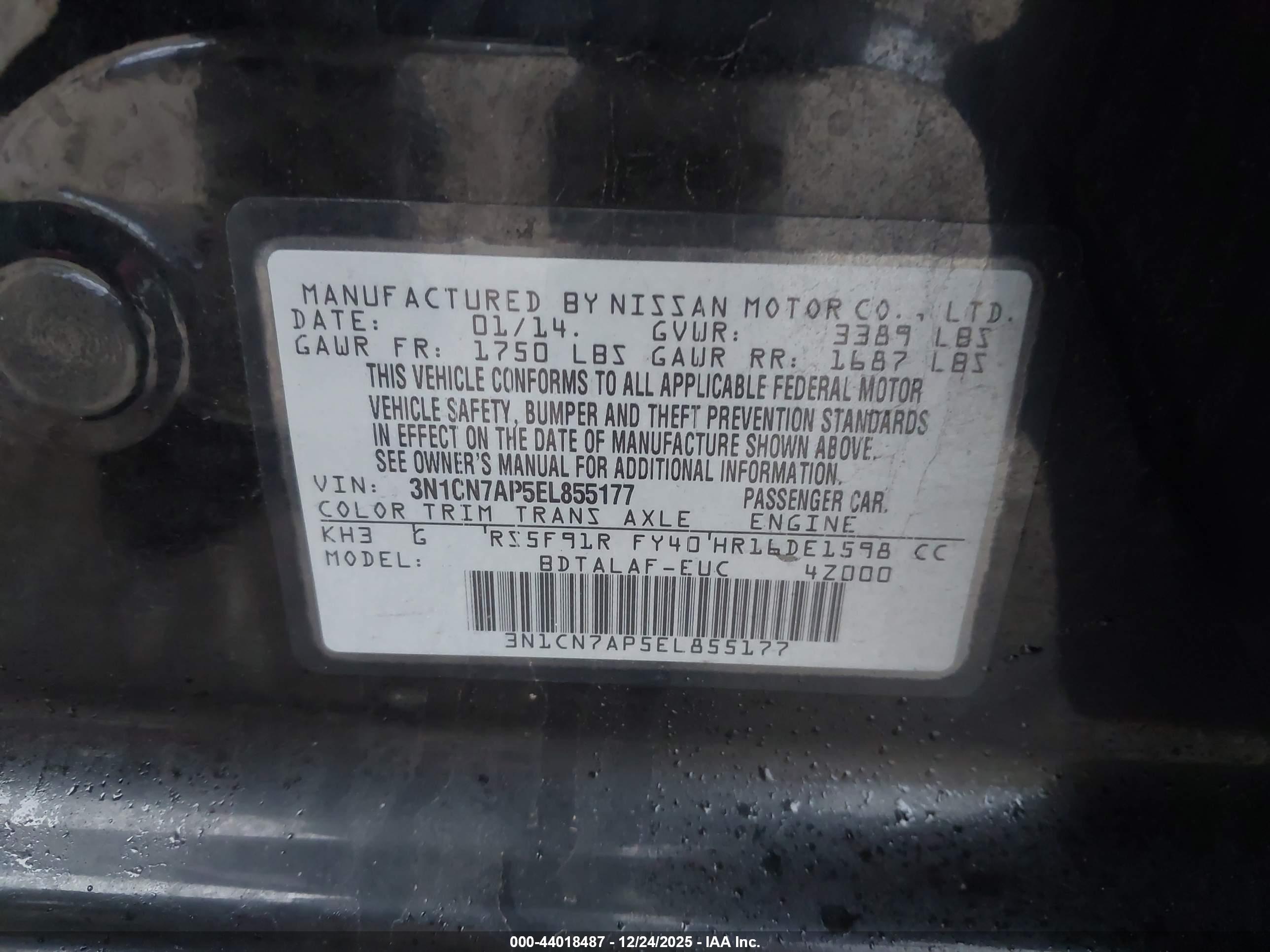 NISSAN VERSA image 9