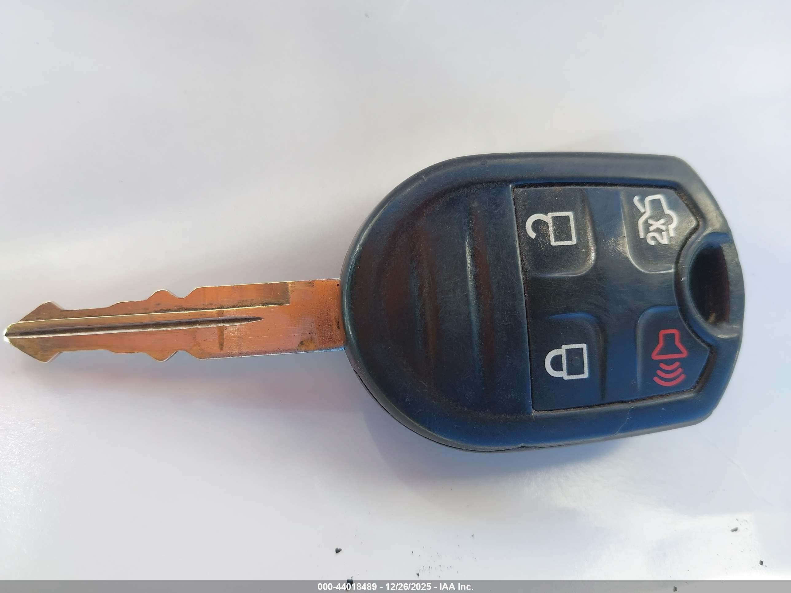 FORD TAURUS image 11