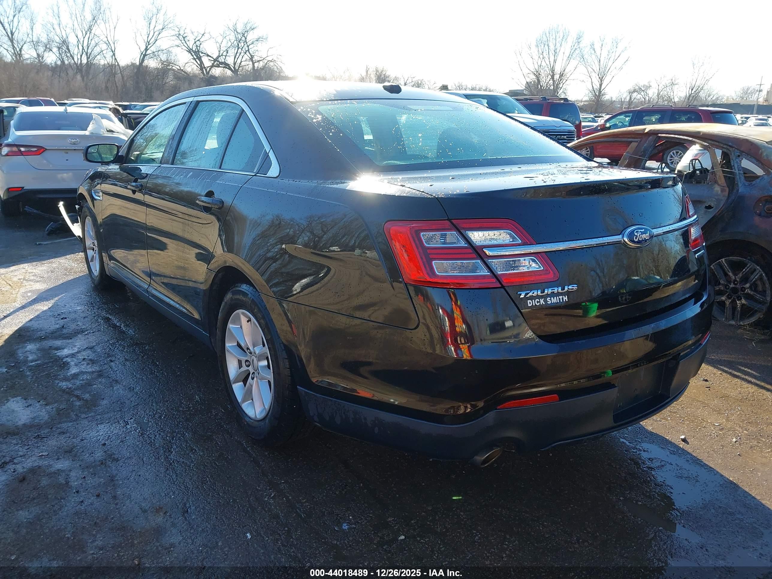 FORD TAURUS image 3