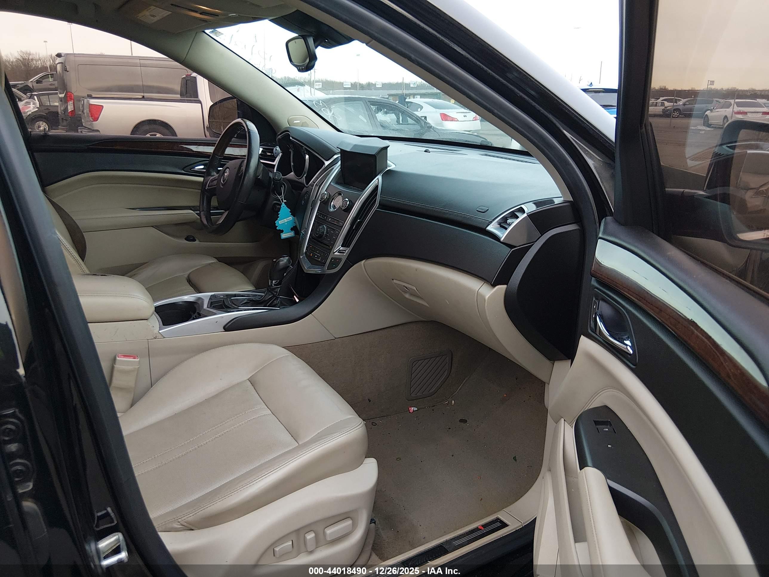 CADILLAC SRX image 5