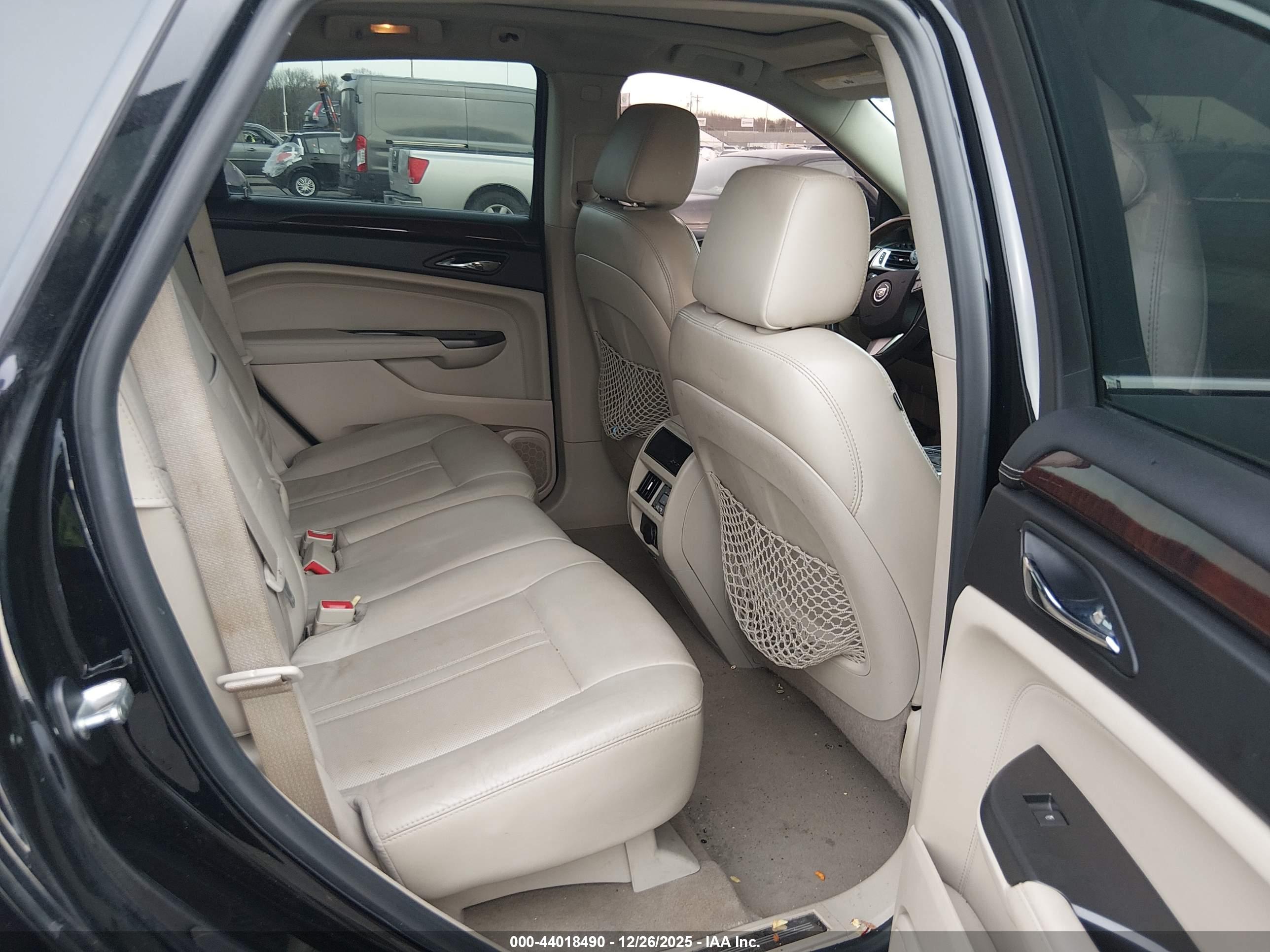 CADILLAC SRX image 8