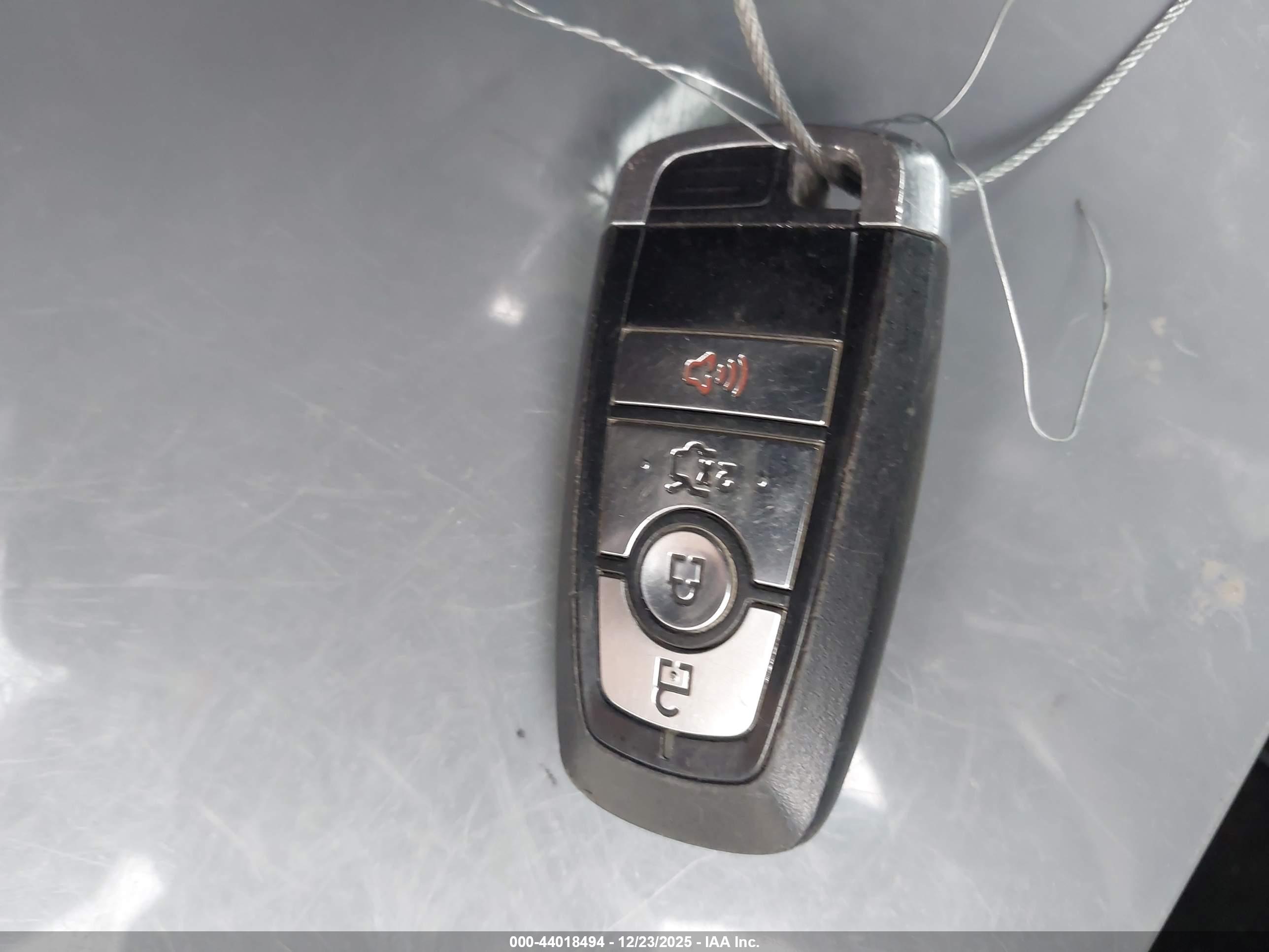 FORD FUSION image 11