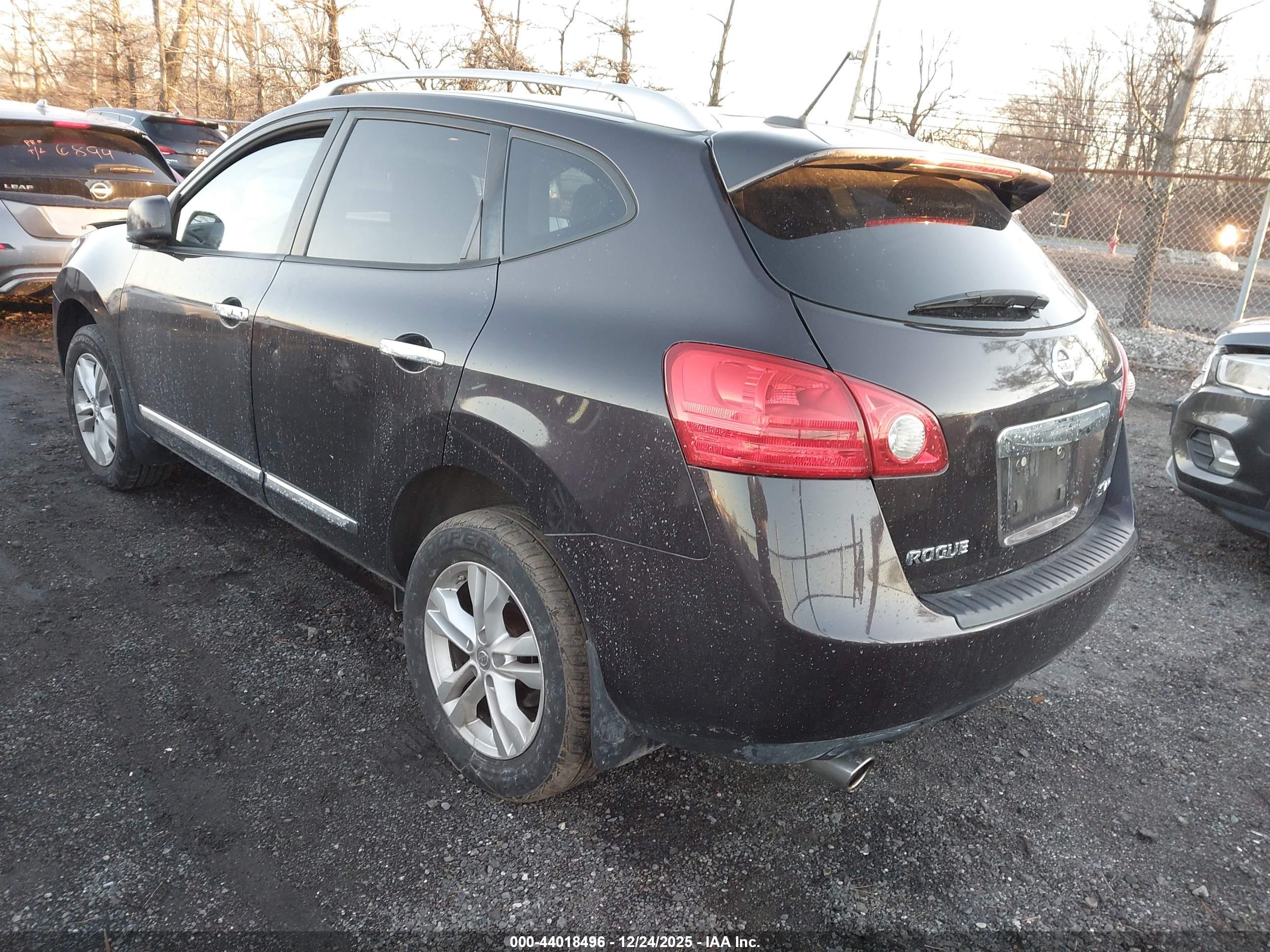 NISSAN ROGUE image 3