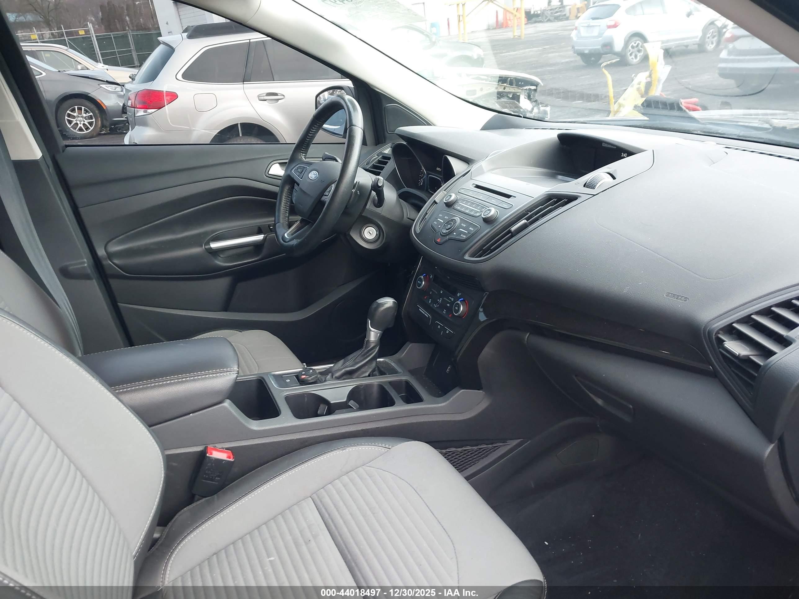 FORD ESCAPE image 5