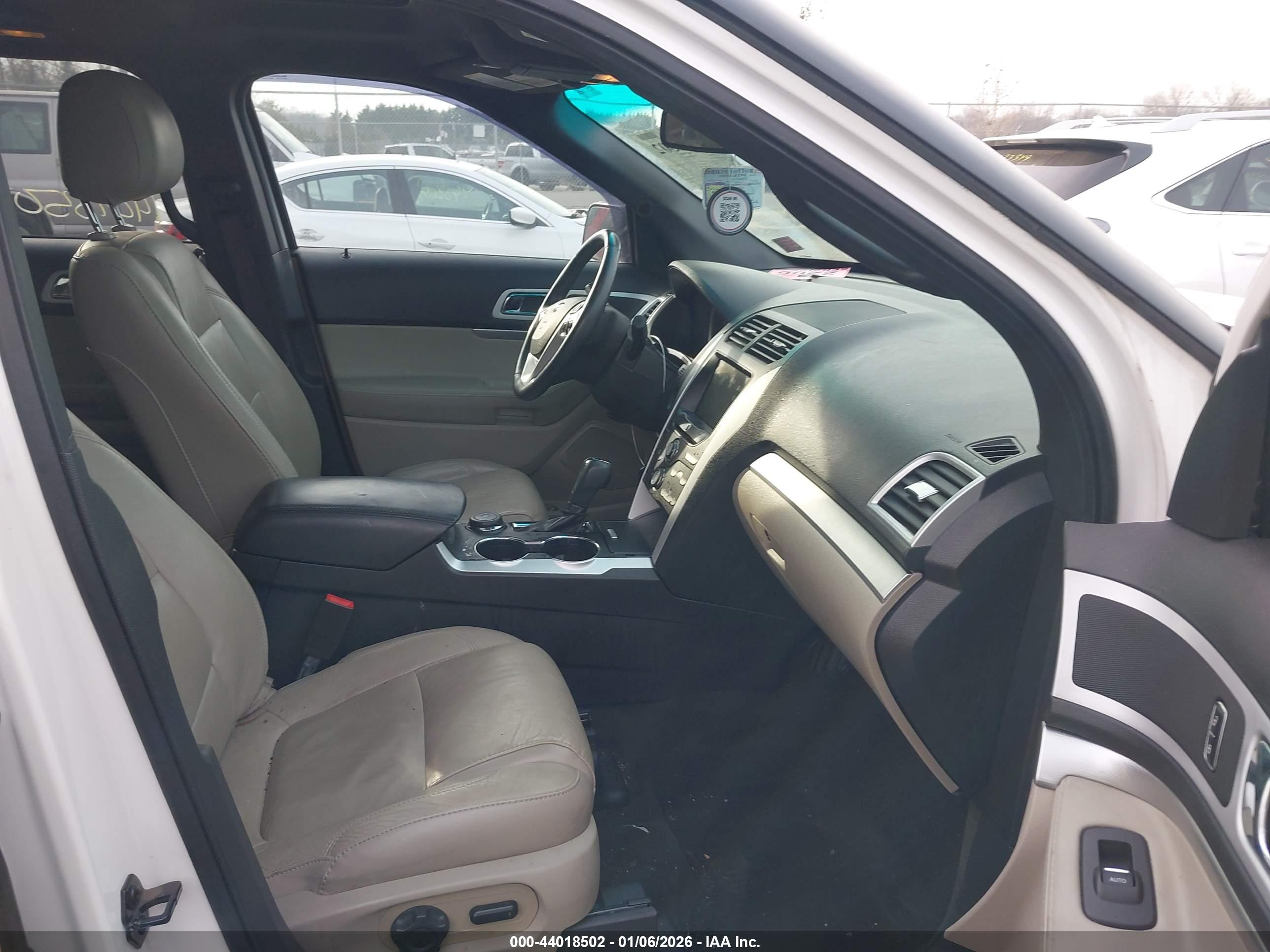 FORD EXPLORER image 5