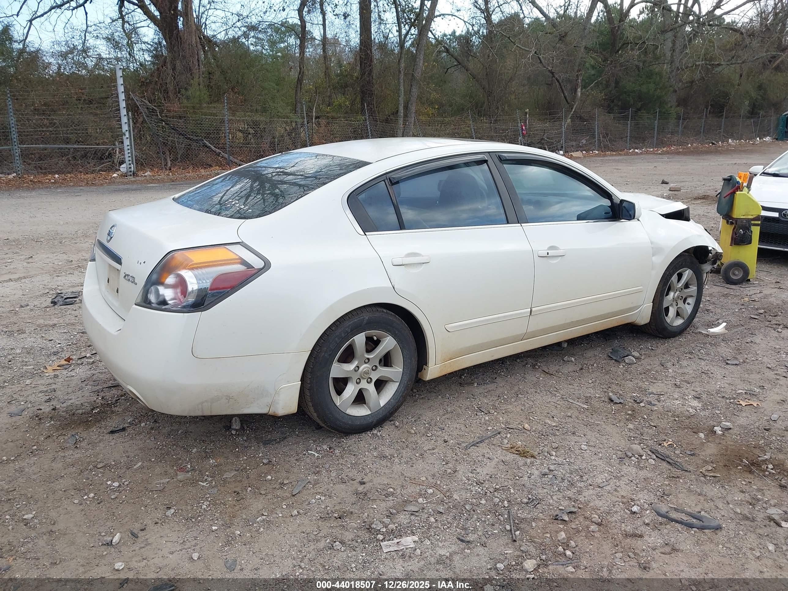 NISSAN ALTIMA image 4