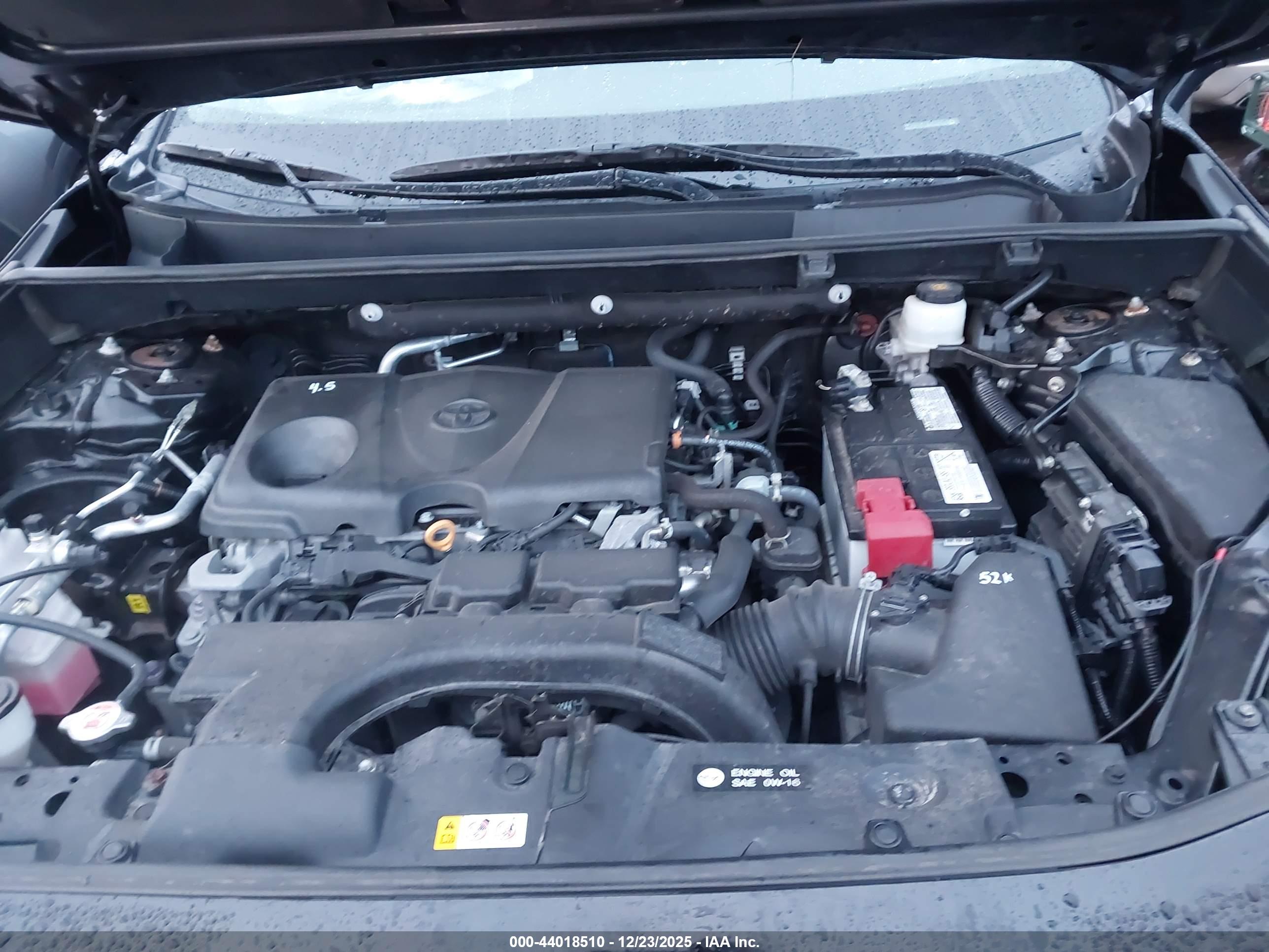TOYOTA RAV4 image 10