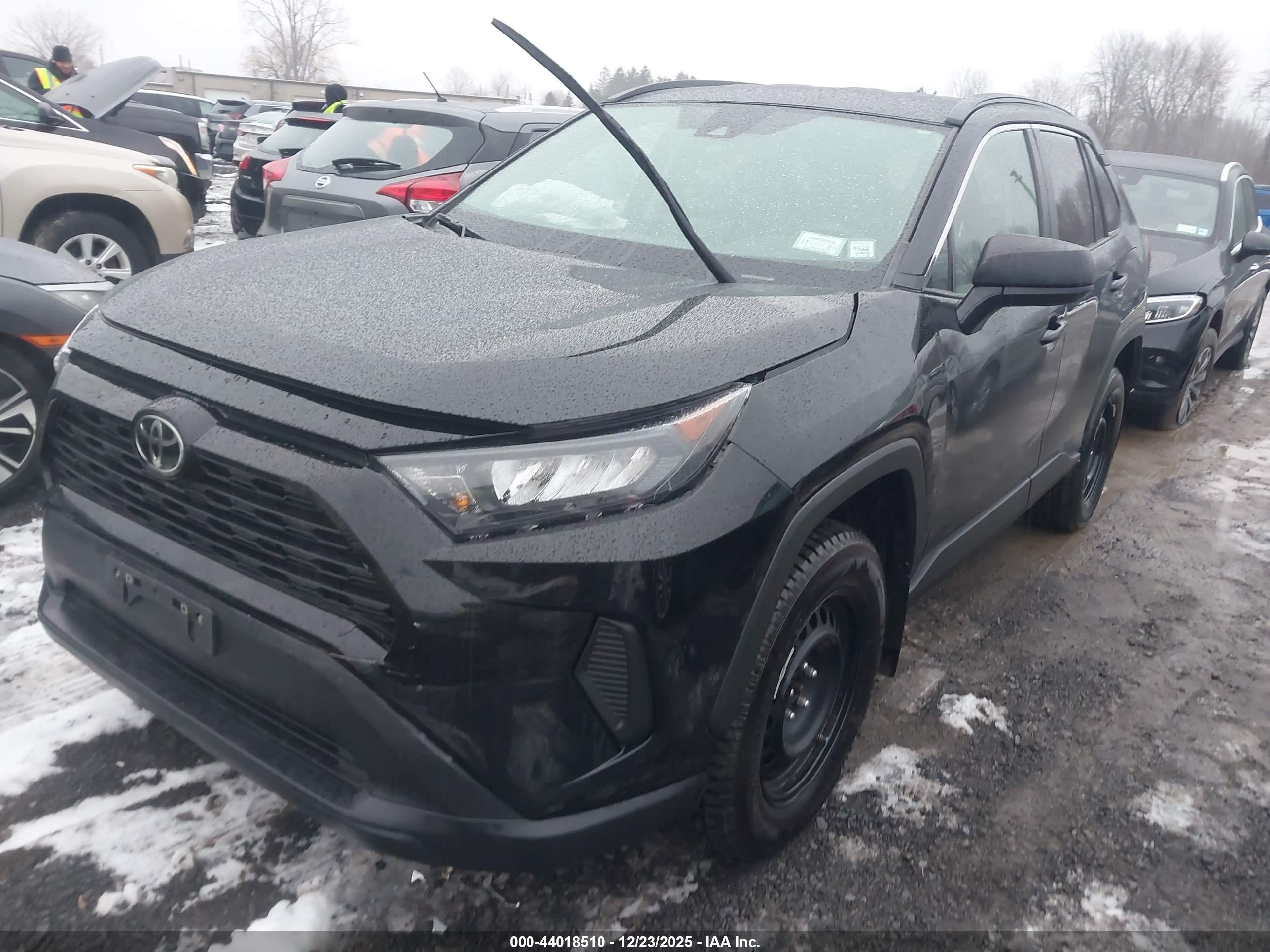 TOYOTA RAV4 image 2