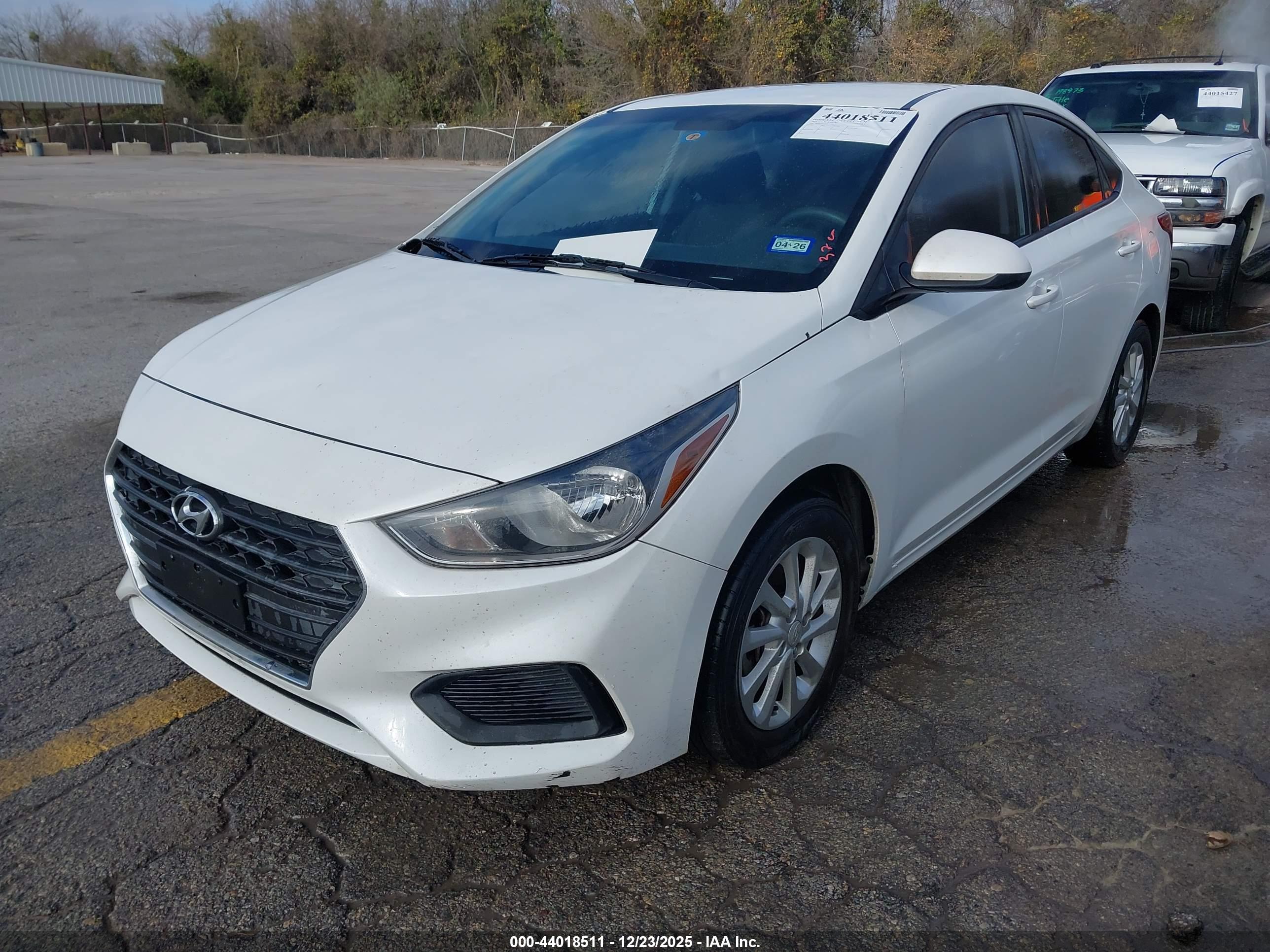 HYUNDAI ACCENT image 2